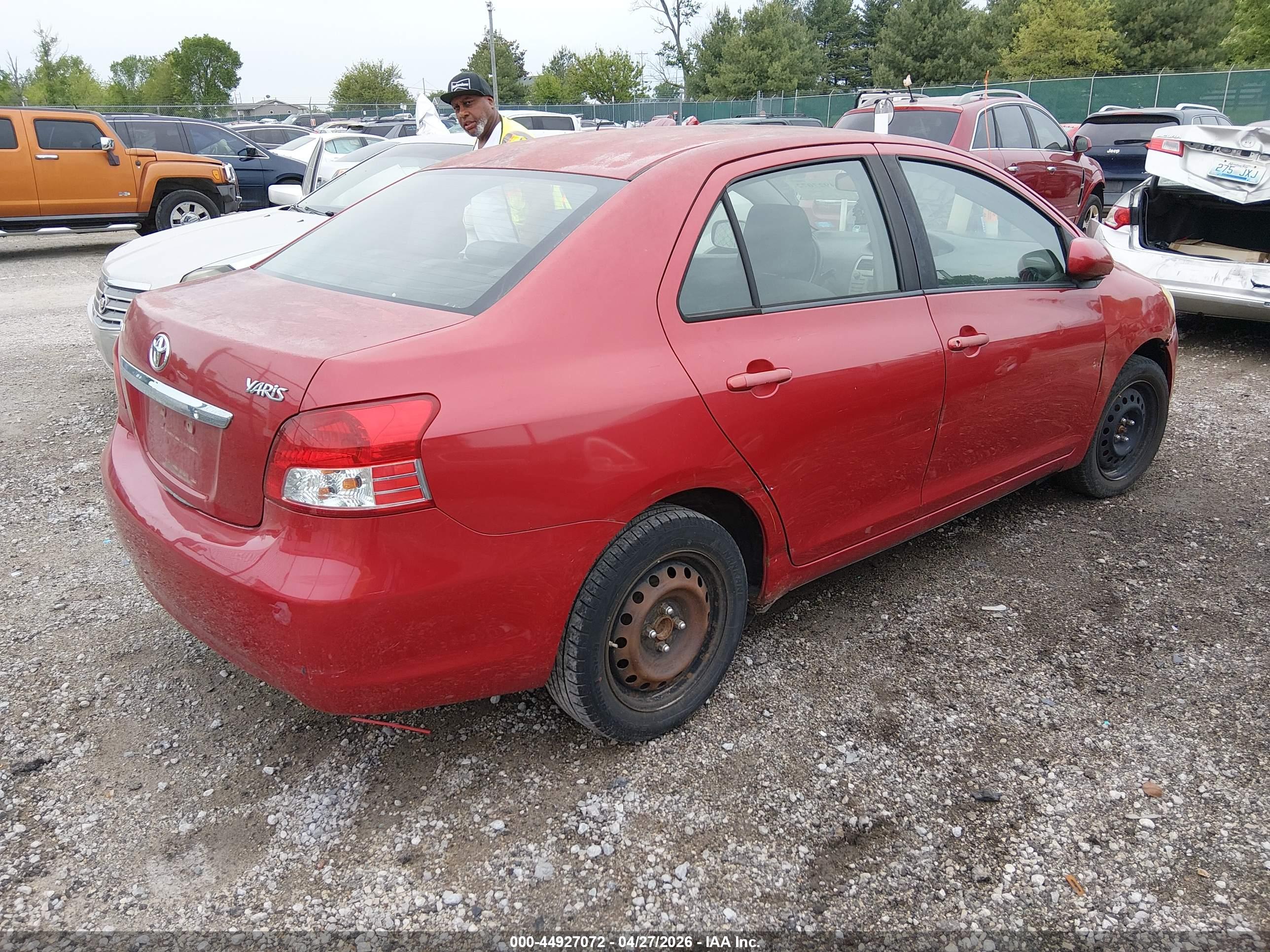 TOYOTA YARIS image 4