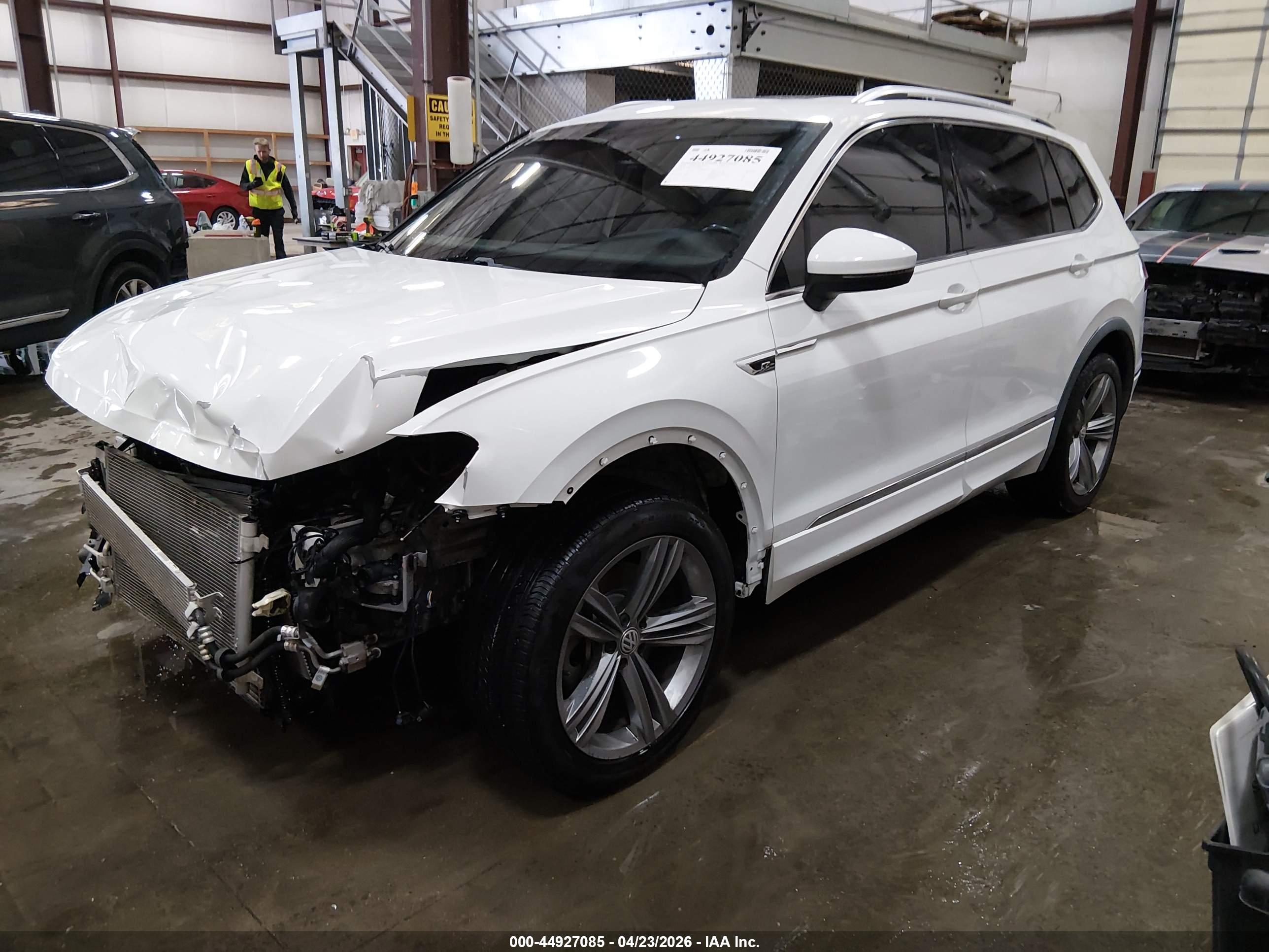 VOLKSWAGEN TIGUAN image 2