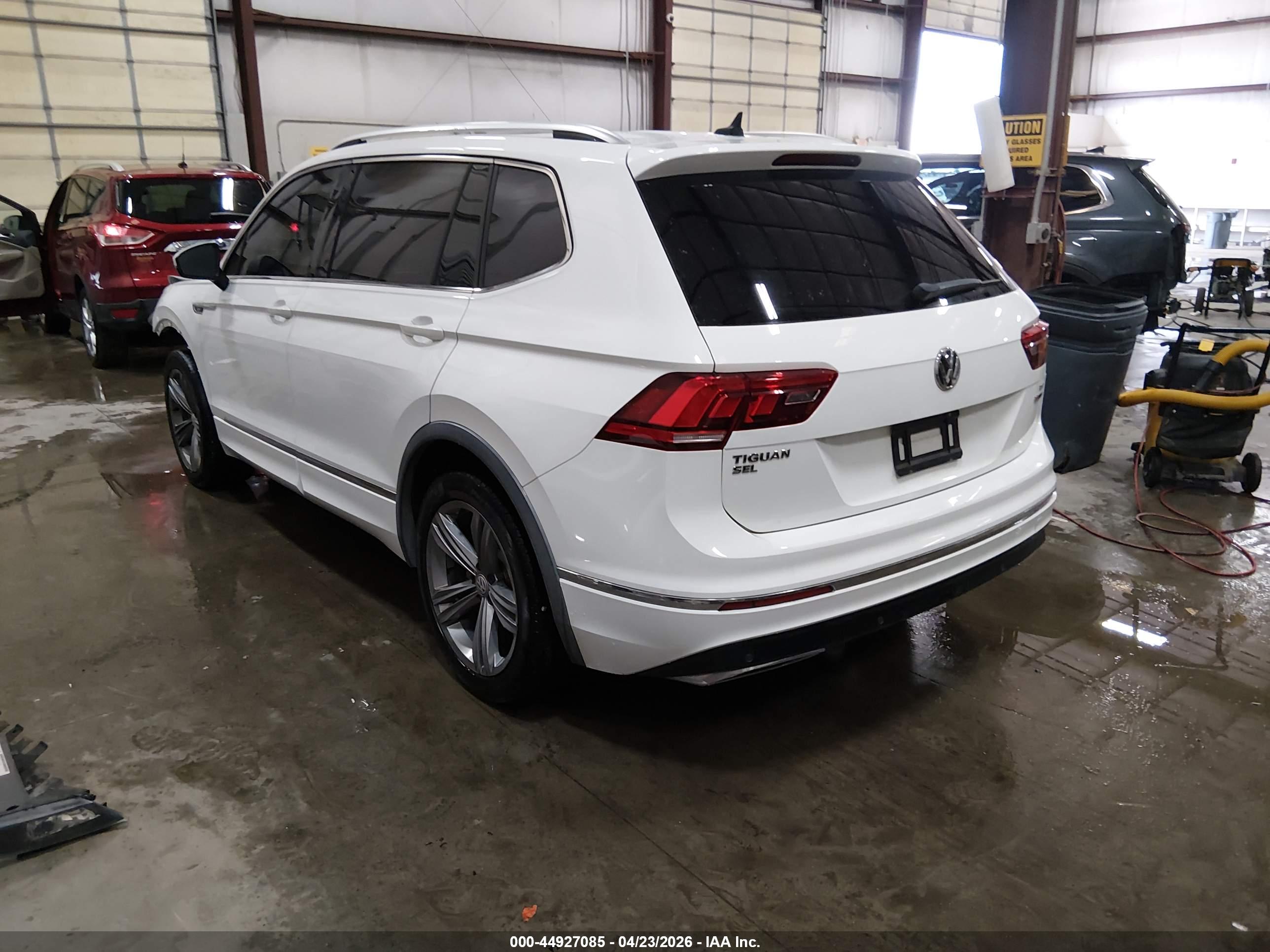 VOLKSWAGEN TIGUAN image 3