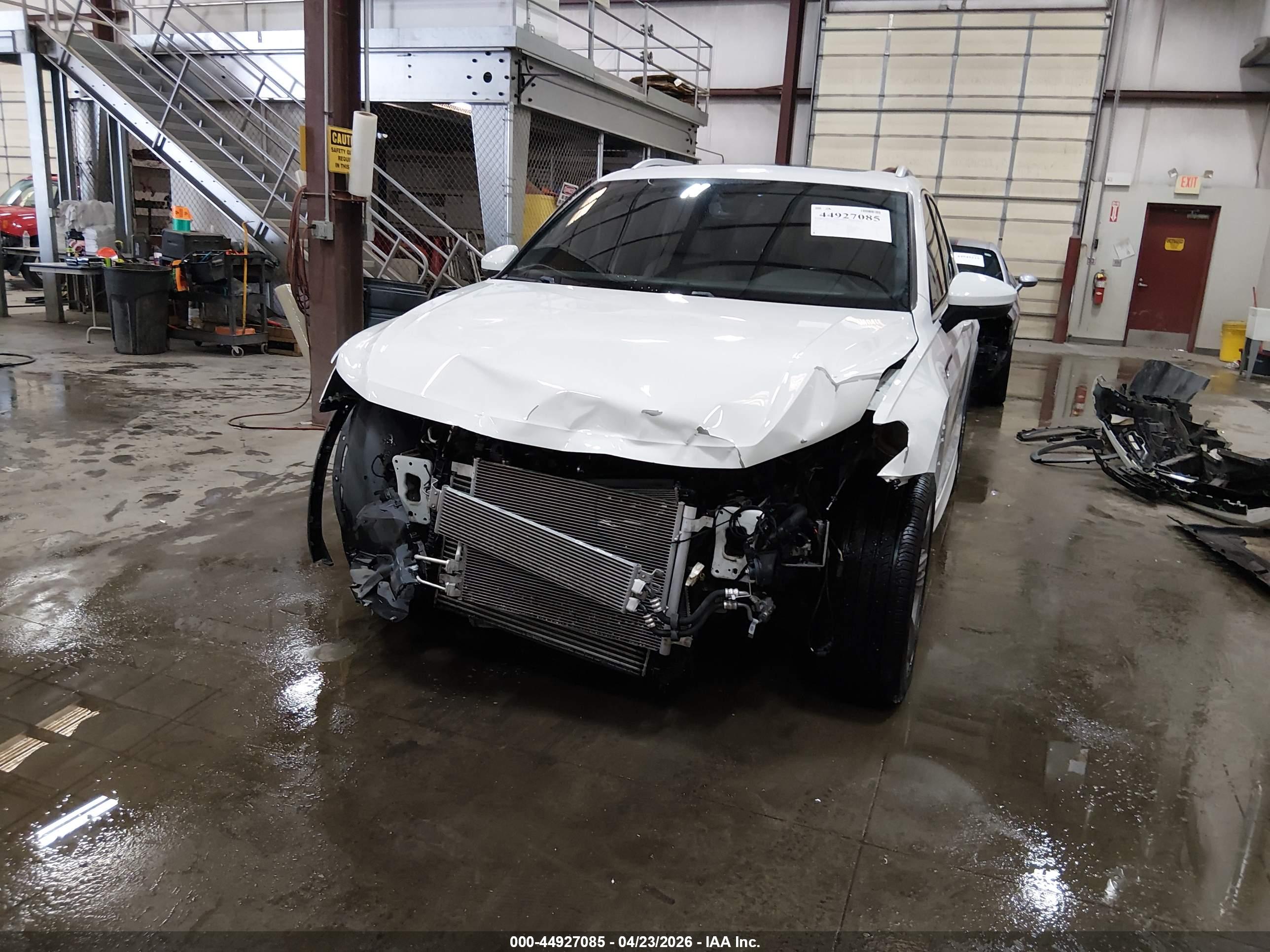 VOLKSWAGEN TIGUAN image 6