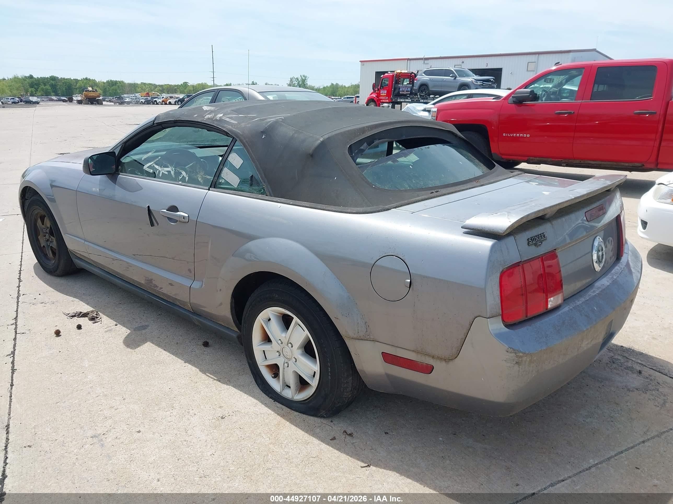 FORD MUSTANG image 3
