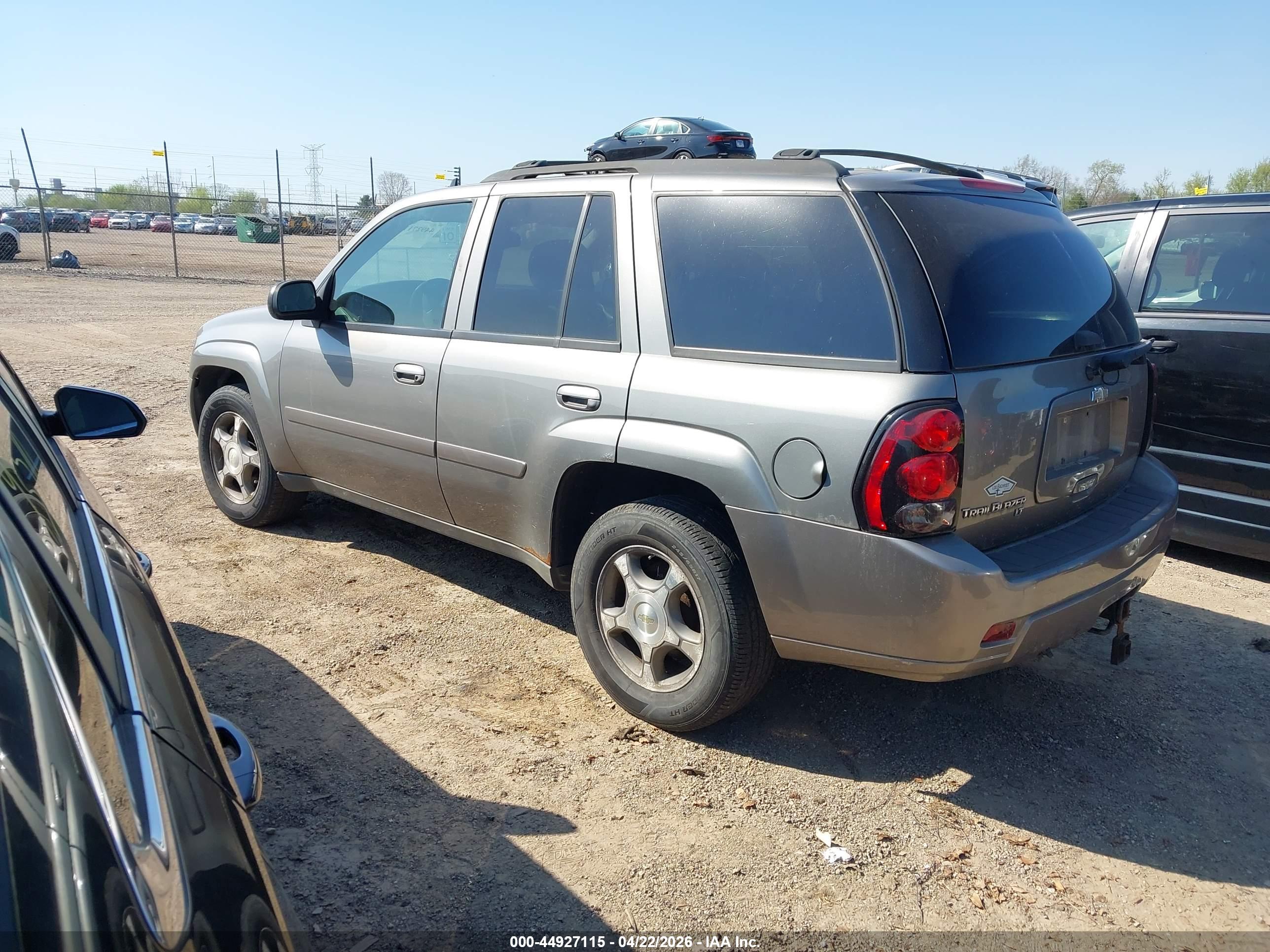 CHEVROLET TRAILBLAZER image 3
