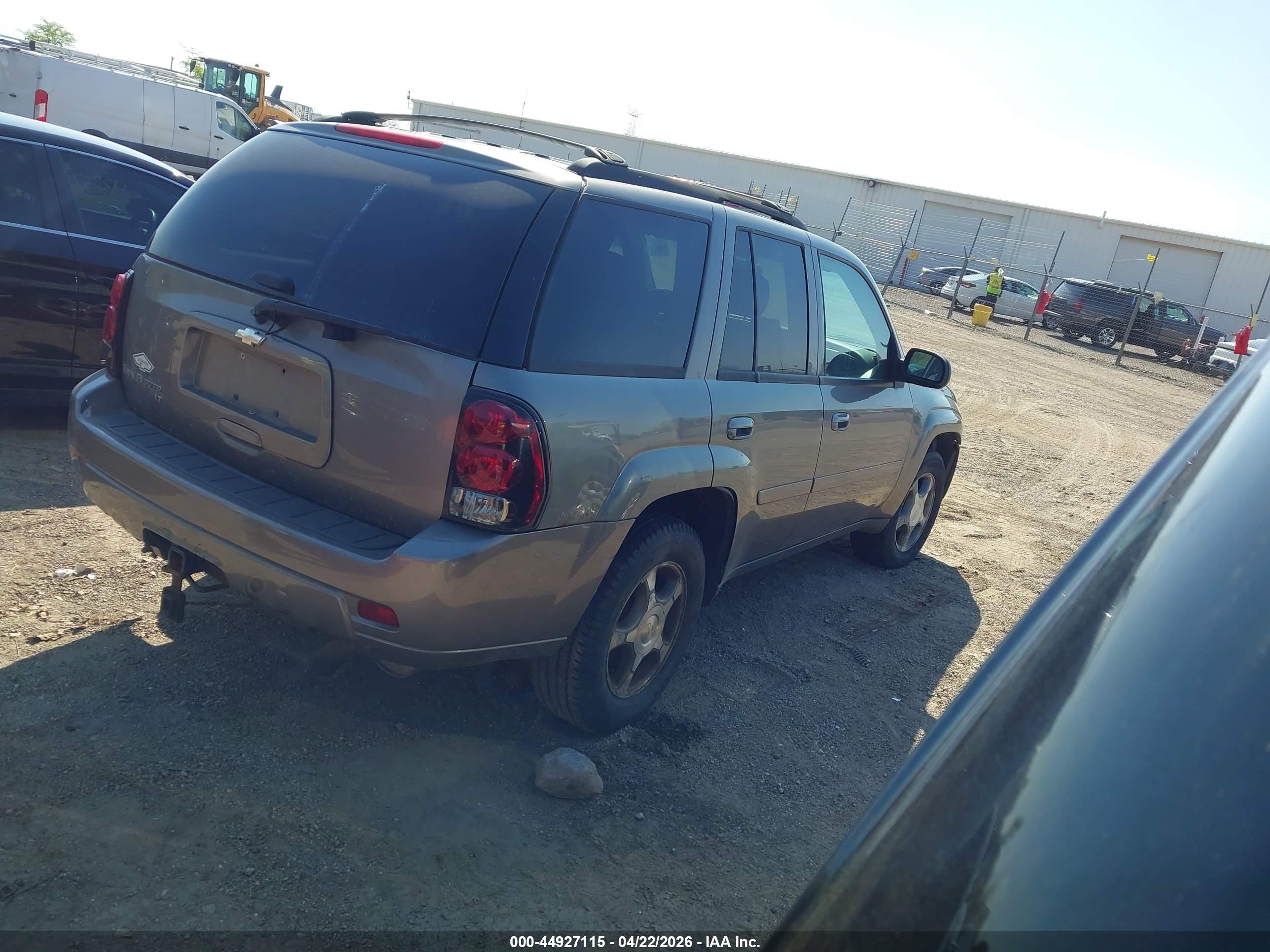 CHEVROLET TRAILBLAZER image 4