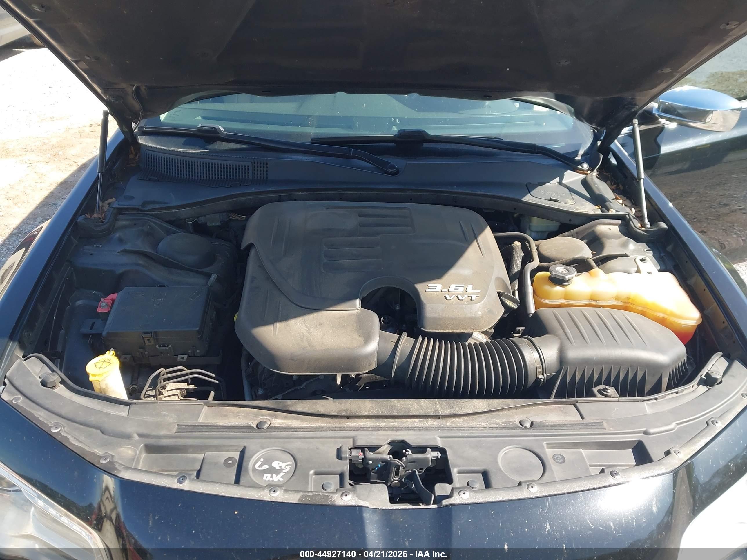 CHRYSLER 300C image 10