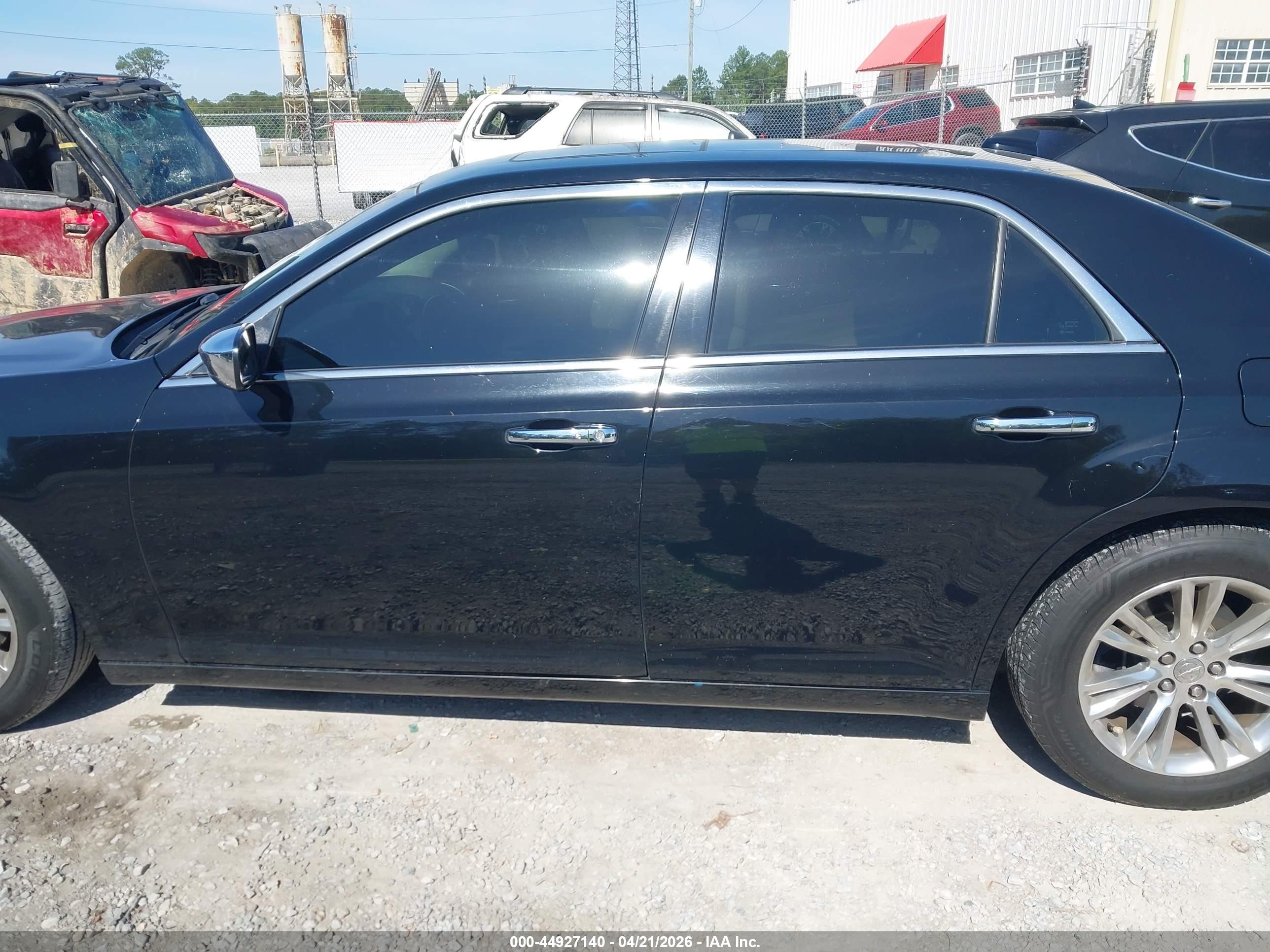 CHRYSLER 300C image 6