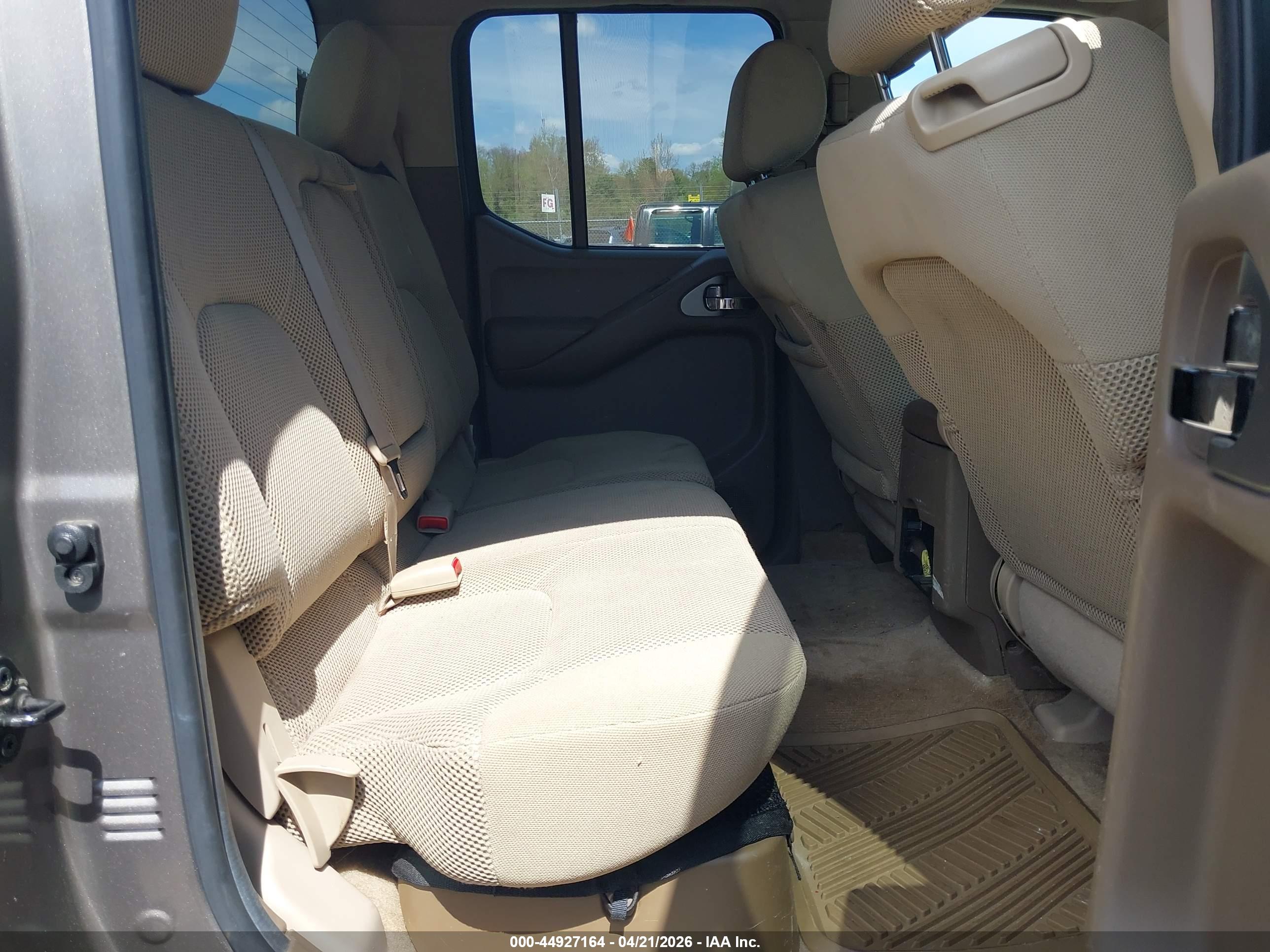 NISSAN FRONTIER image 8