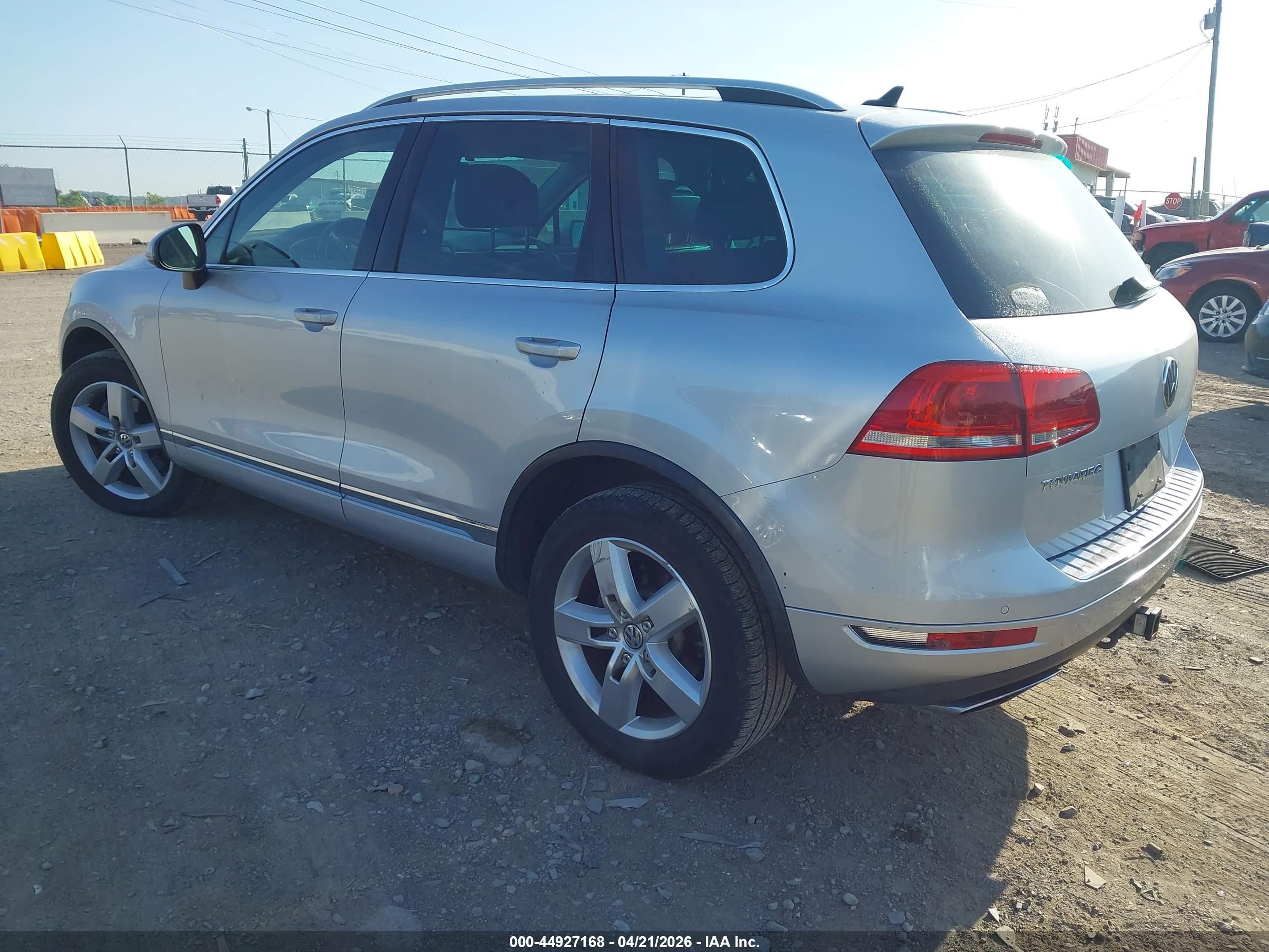 VOLKSWAGEN TOUAREG image 3