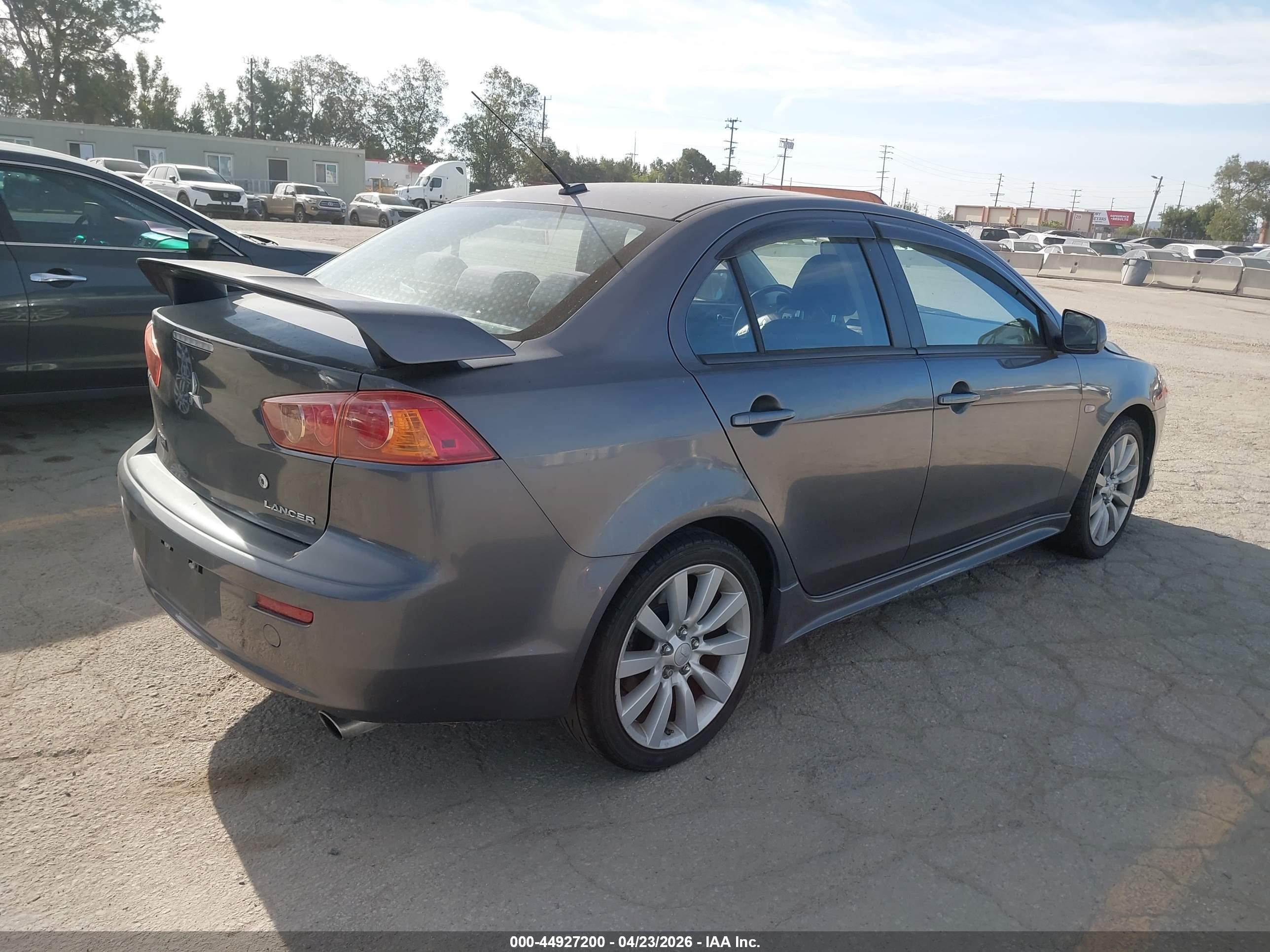 MITSUBISHI LANCER image 4