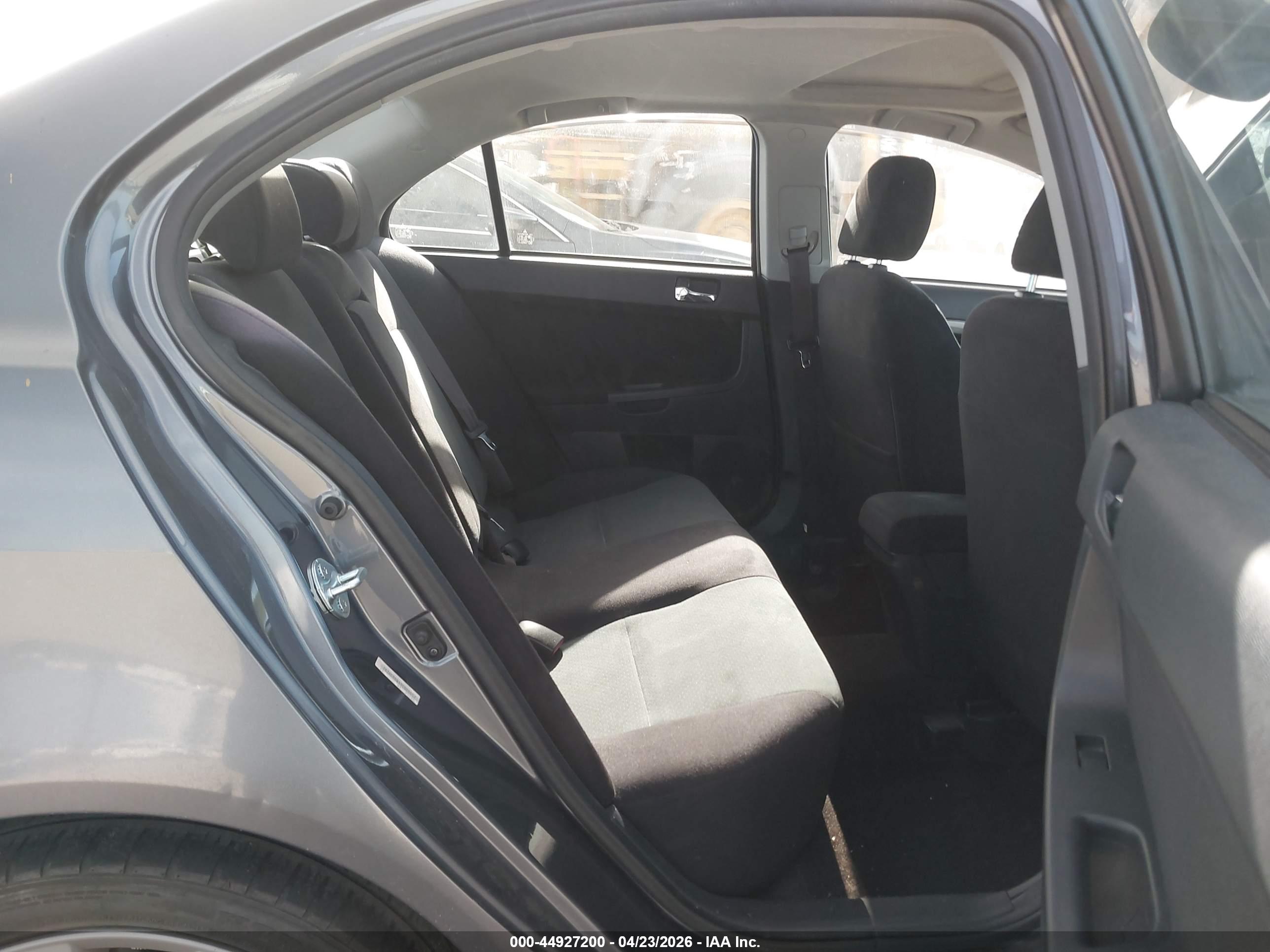 MITSUBISHI LANCER image 8