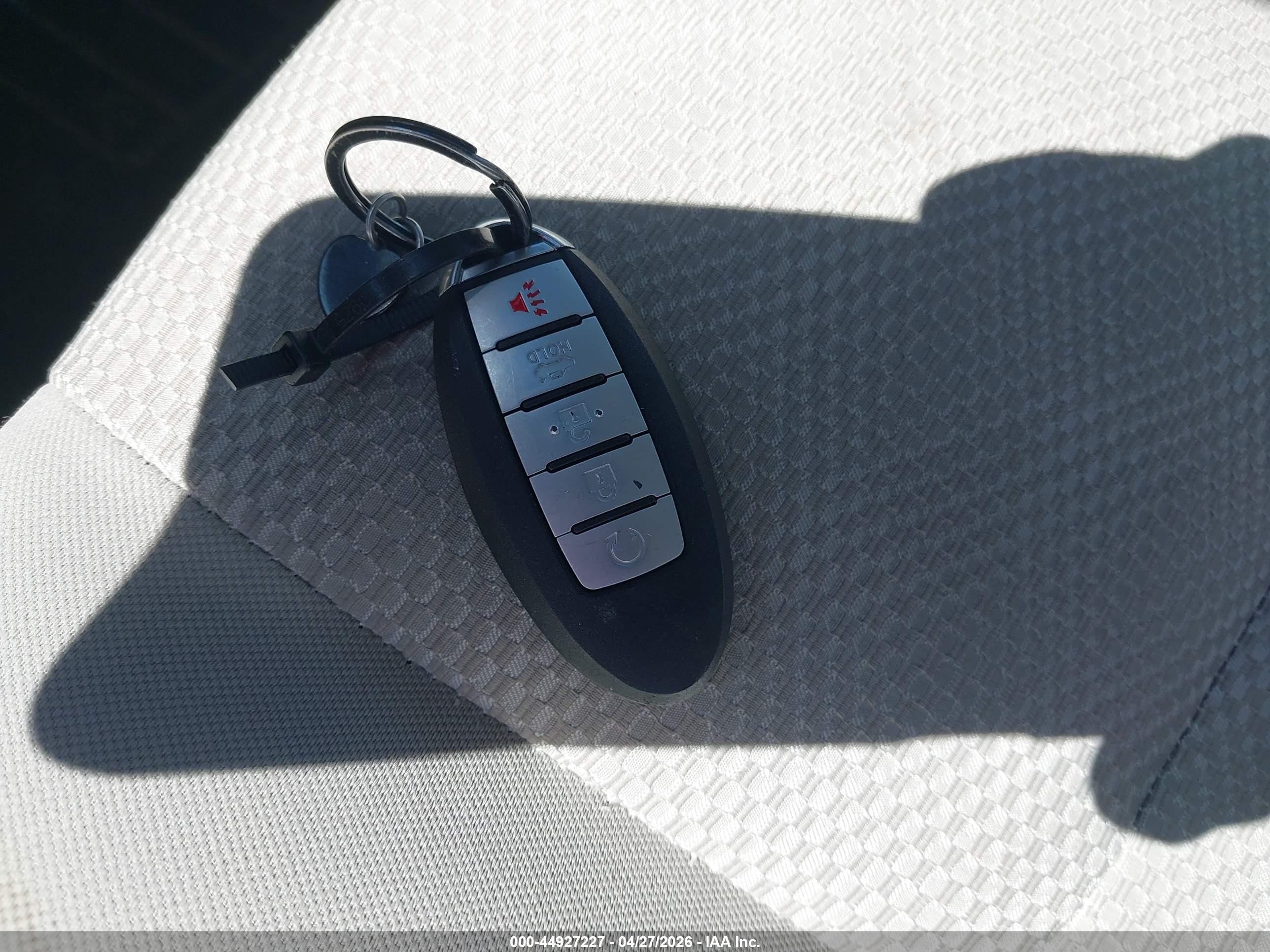 NISSAN ROGUE image 11