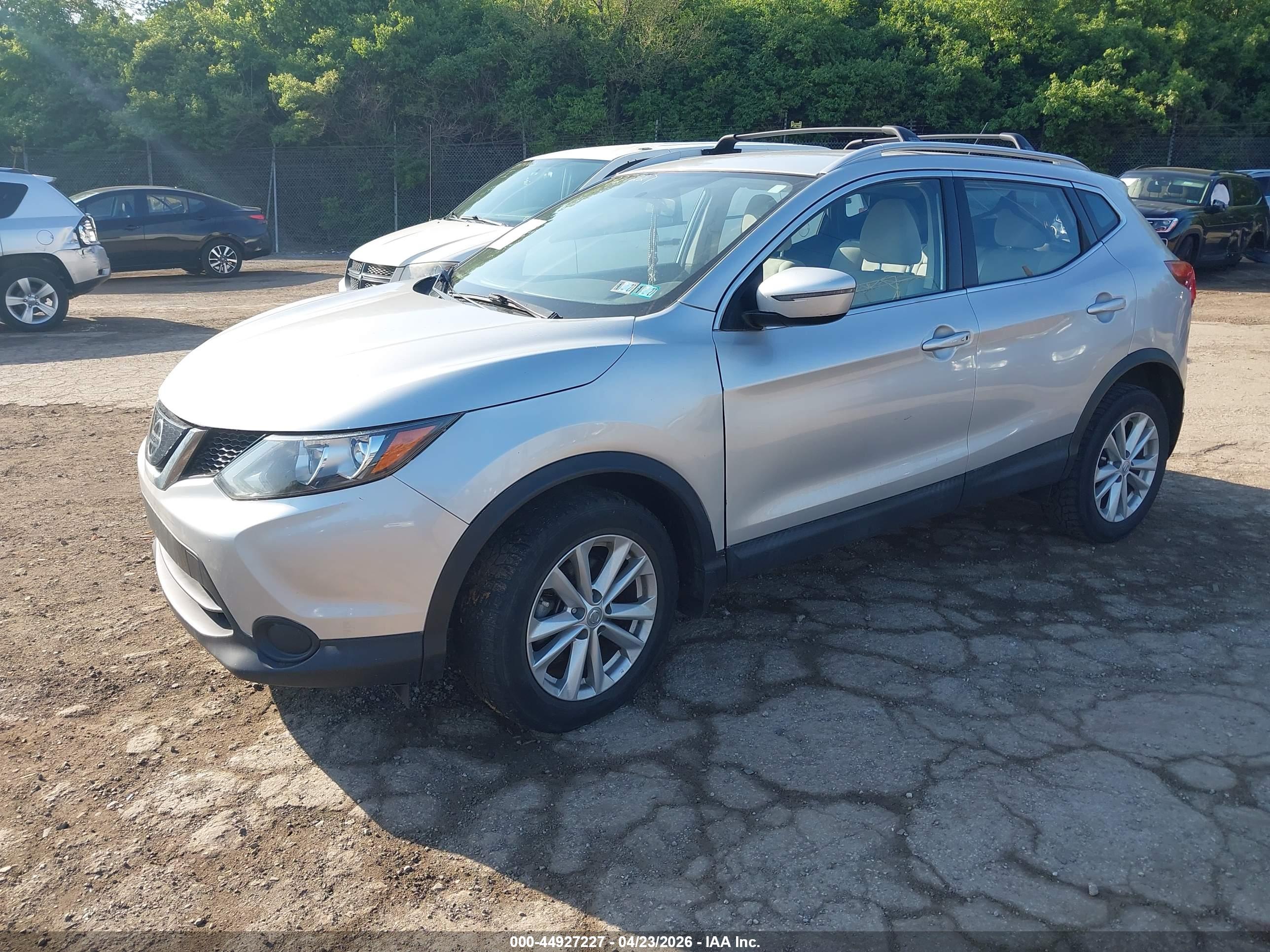 NISSAN ROGUE image 2