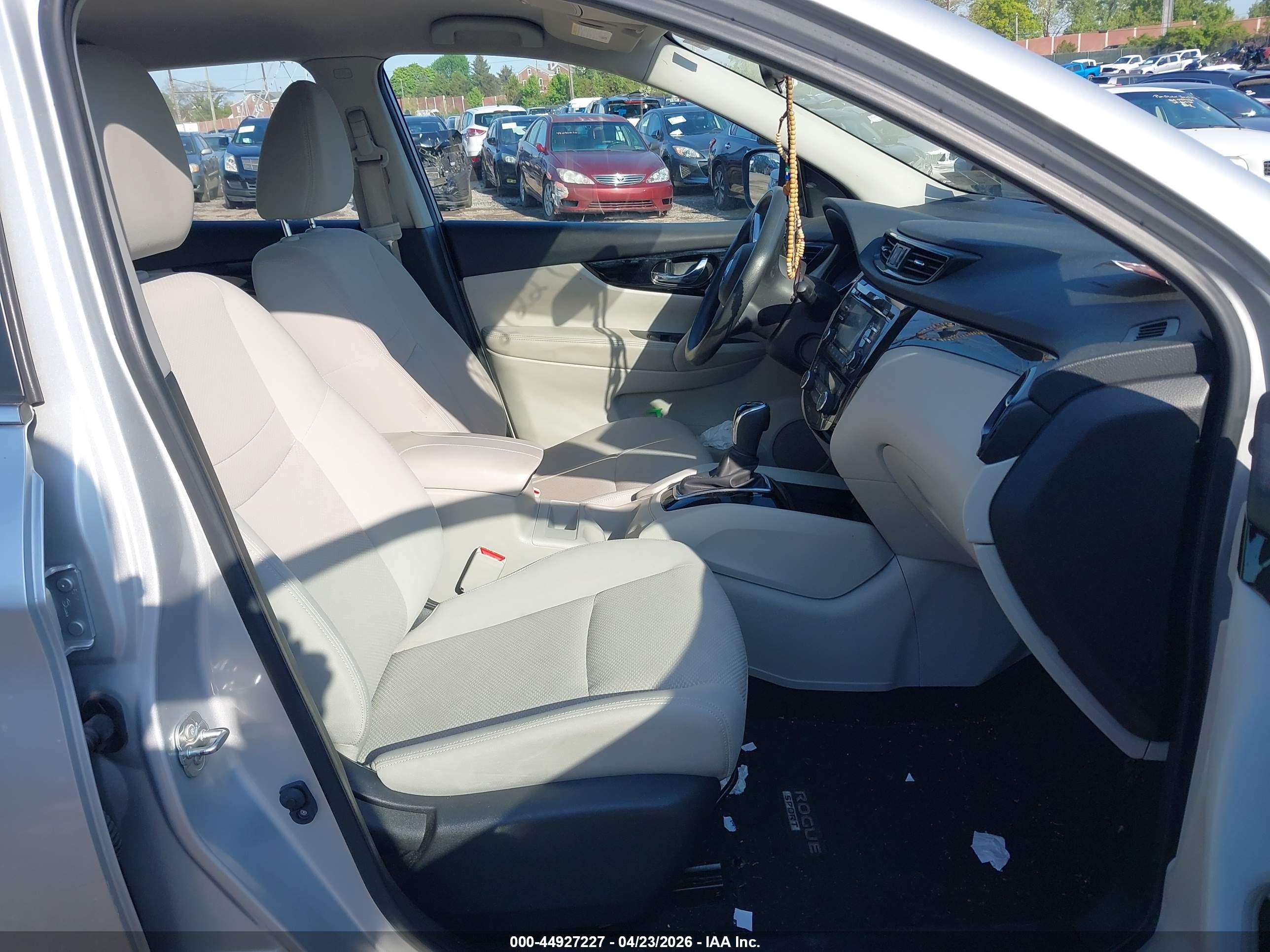 NISSAN ROGUE image 5