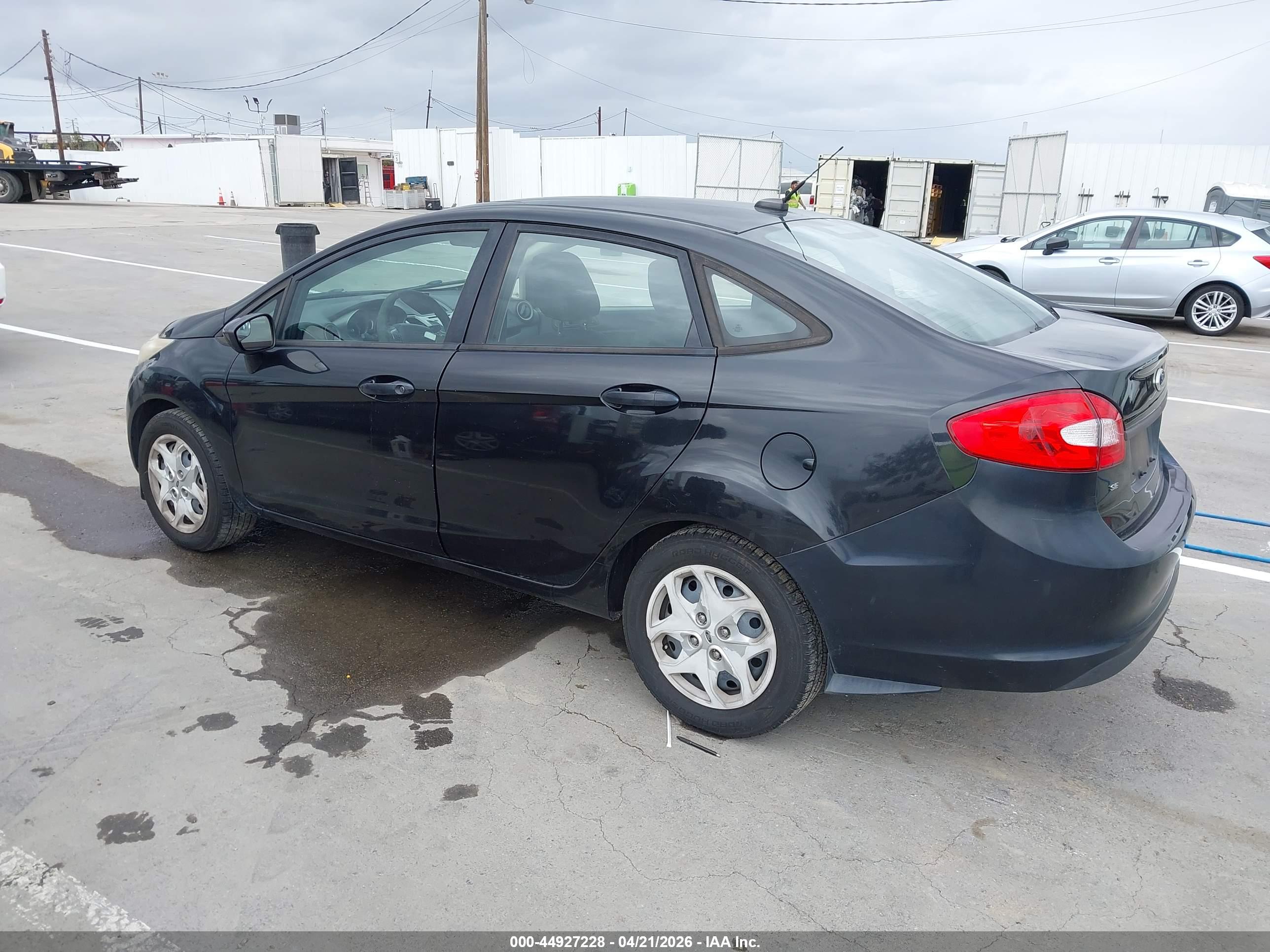 FORD FIESTA image 3
