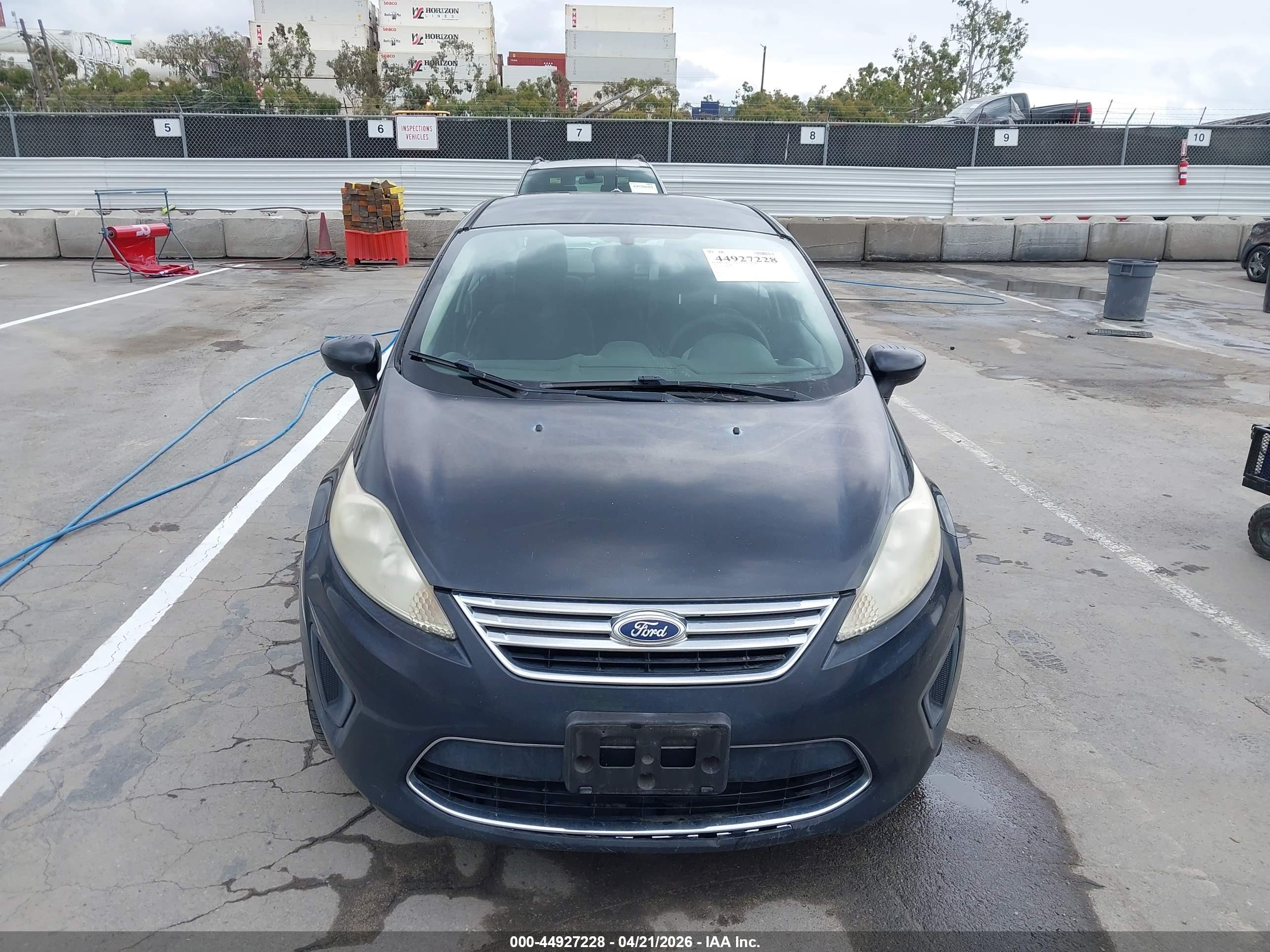 FORD FIESTA image 6