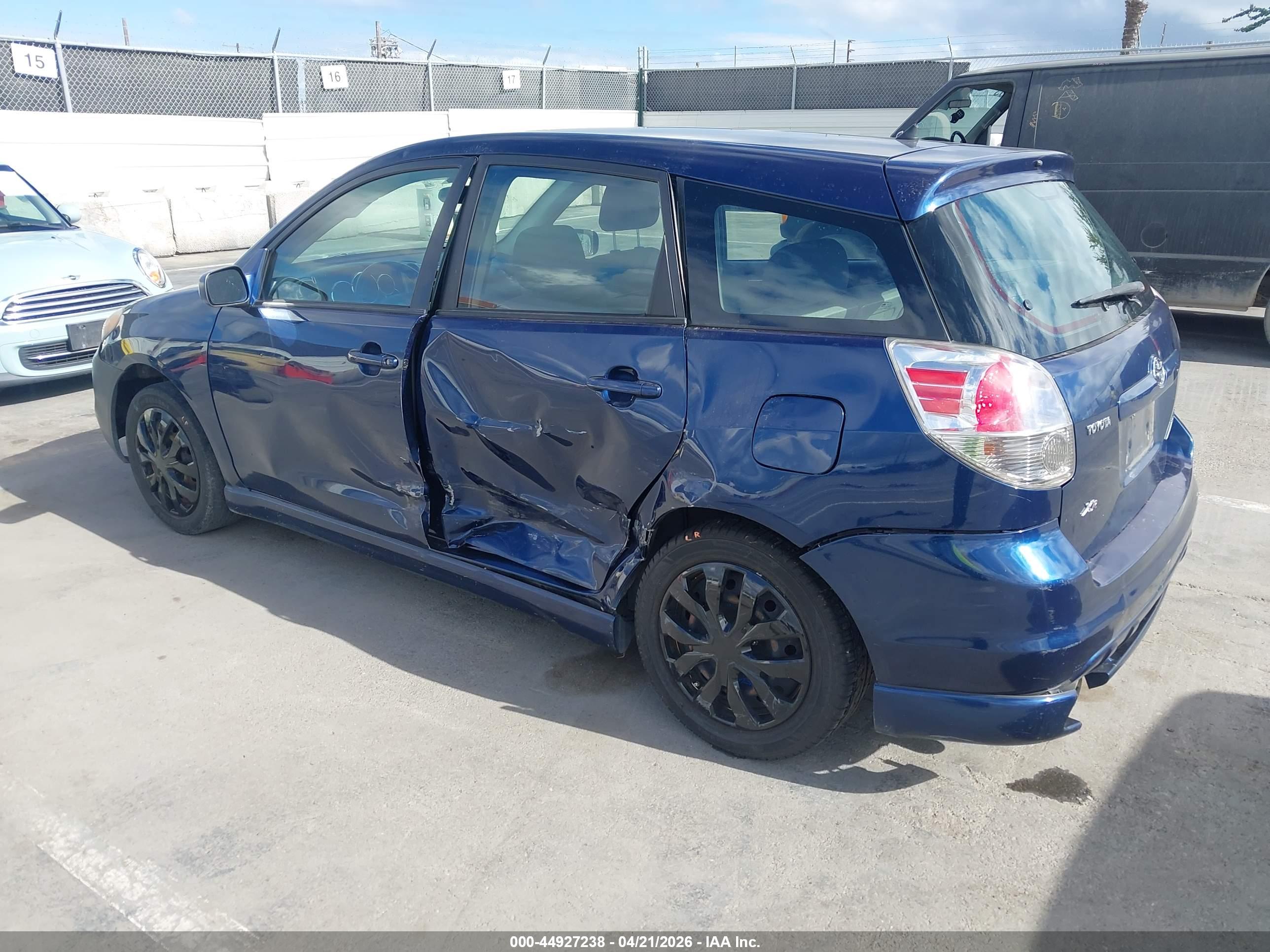 TOYOTA MATRIX image 3