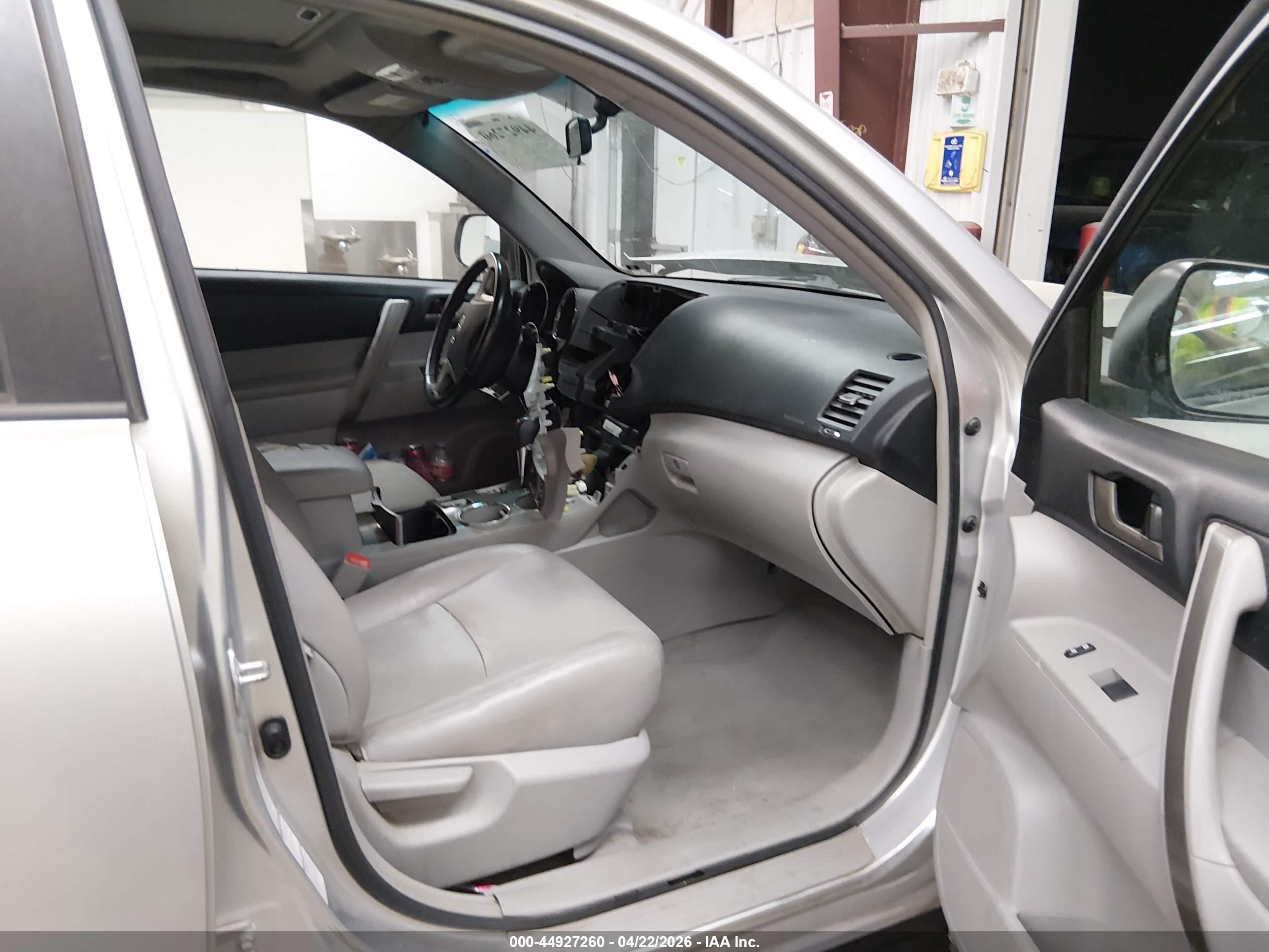 TOYOTA HIGHLANDER image 5