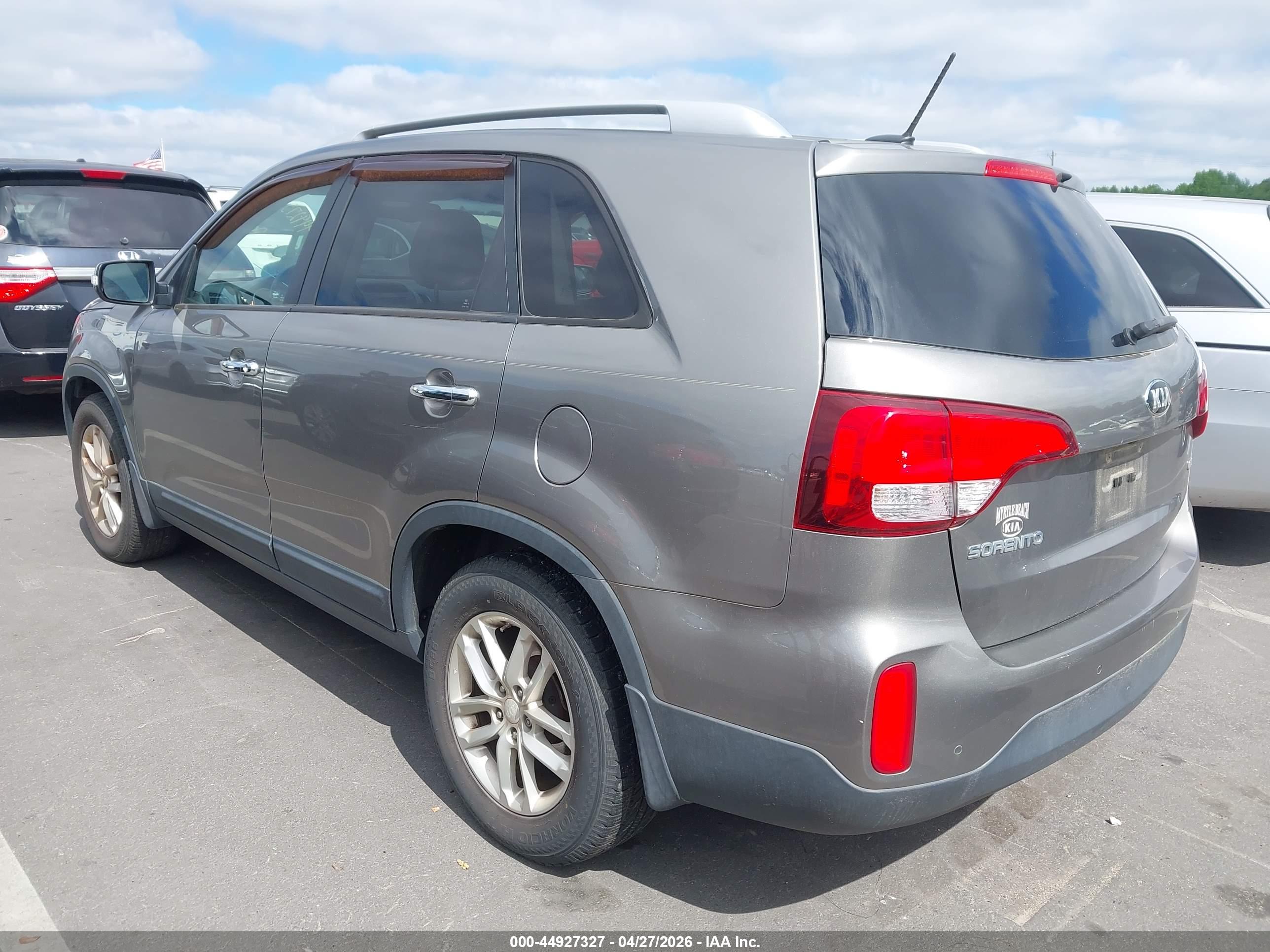 KIA SORENTO image 3