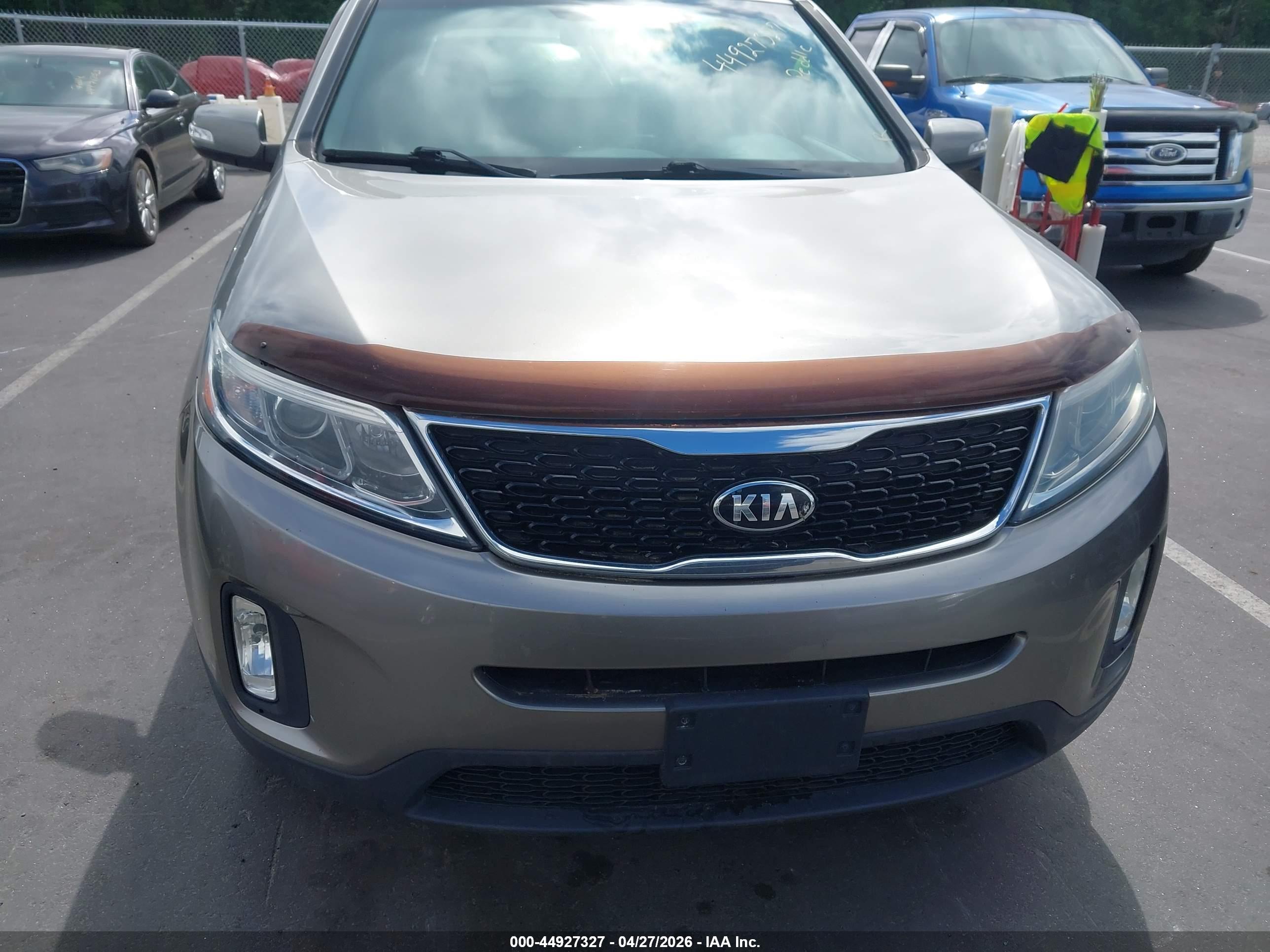KIA SORENTO image 6