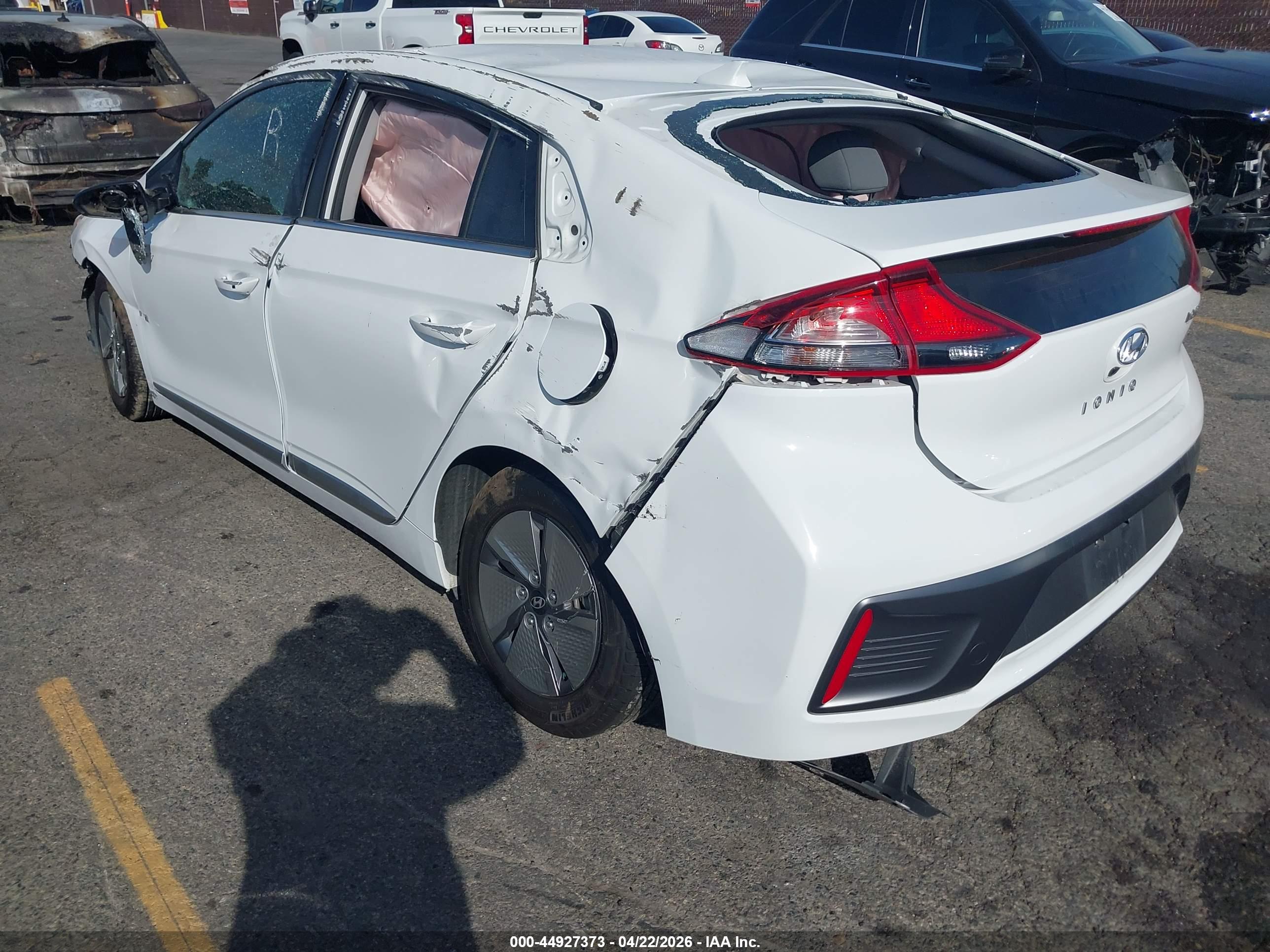 HYUNDAI IONIQ image 3