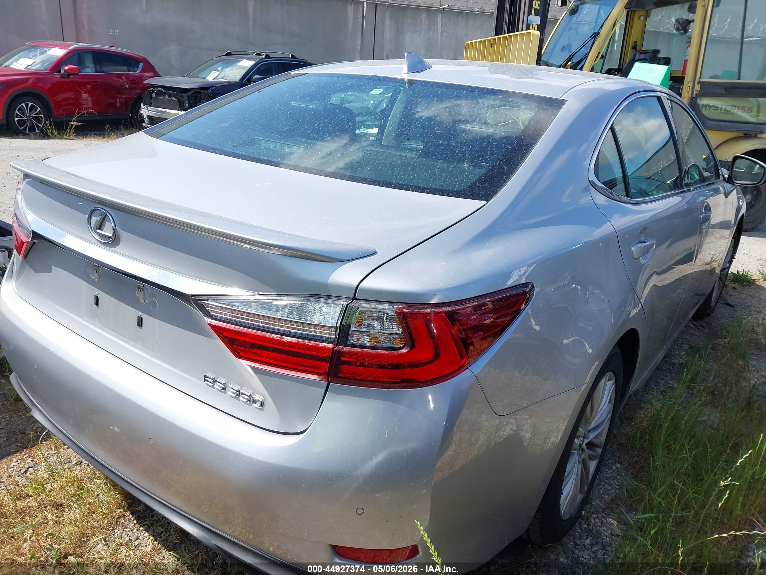 LEXUS ES image 4