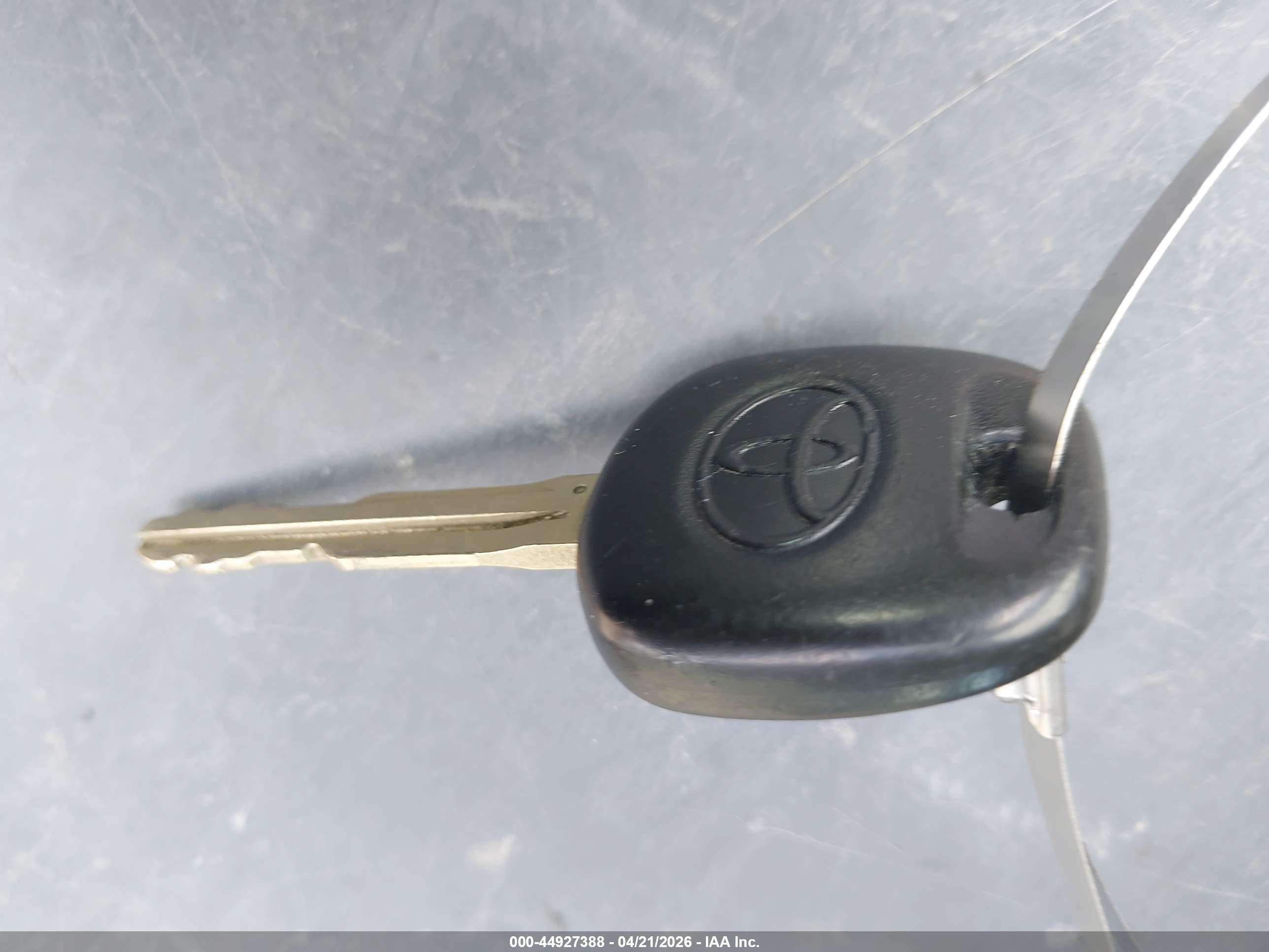 TOYOTA CAMRY image 11