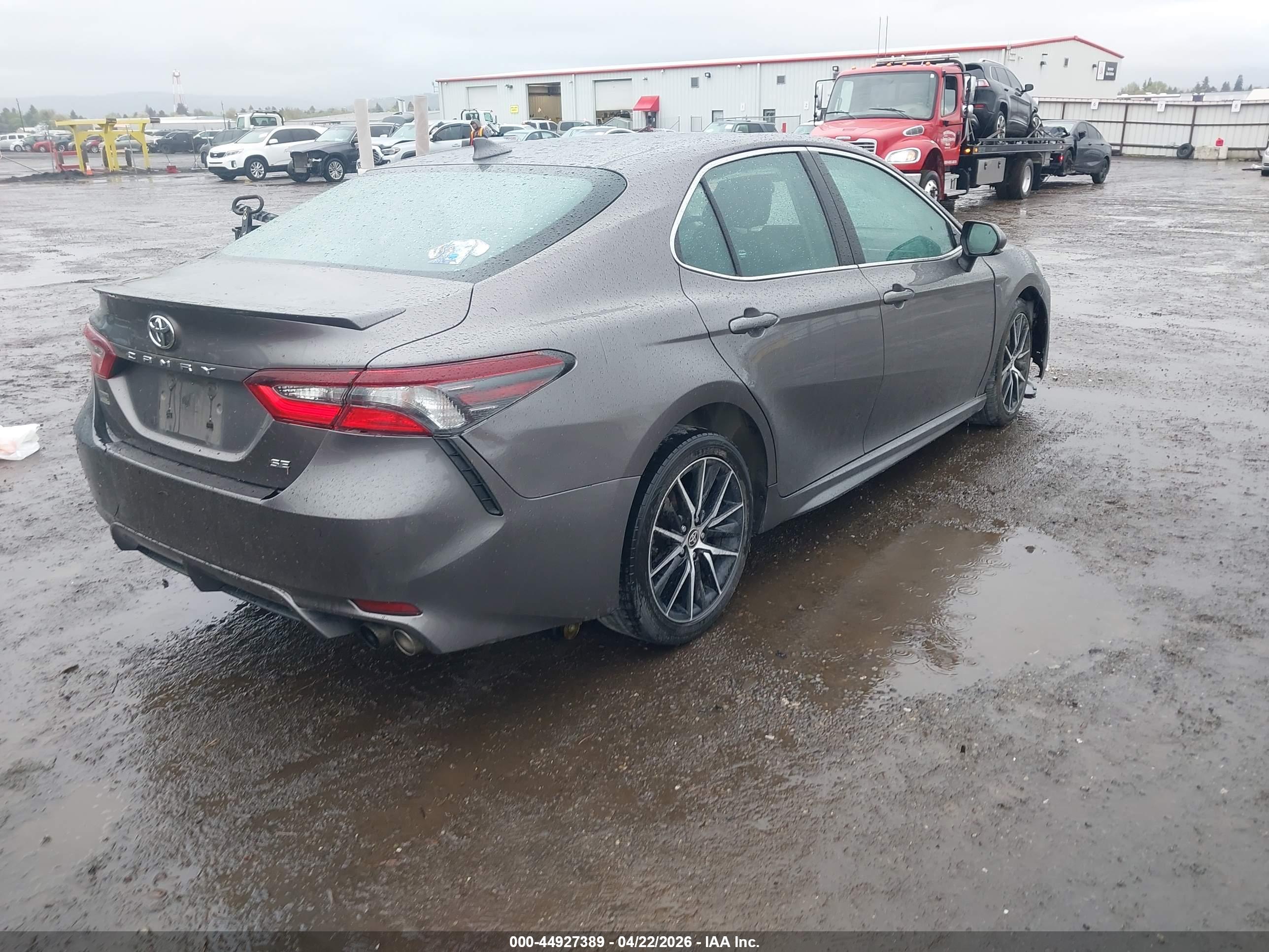 TOYOTA CAMRY image 4