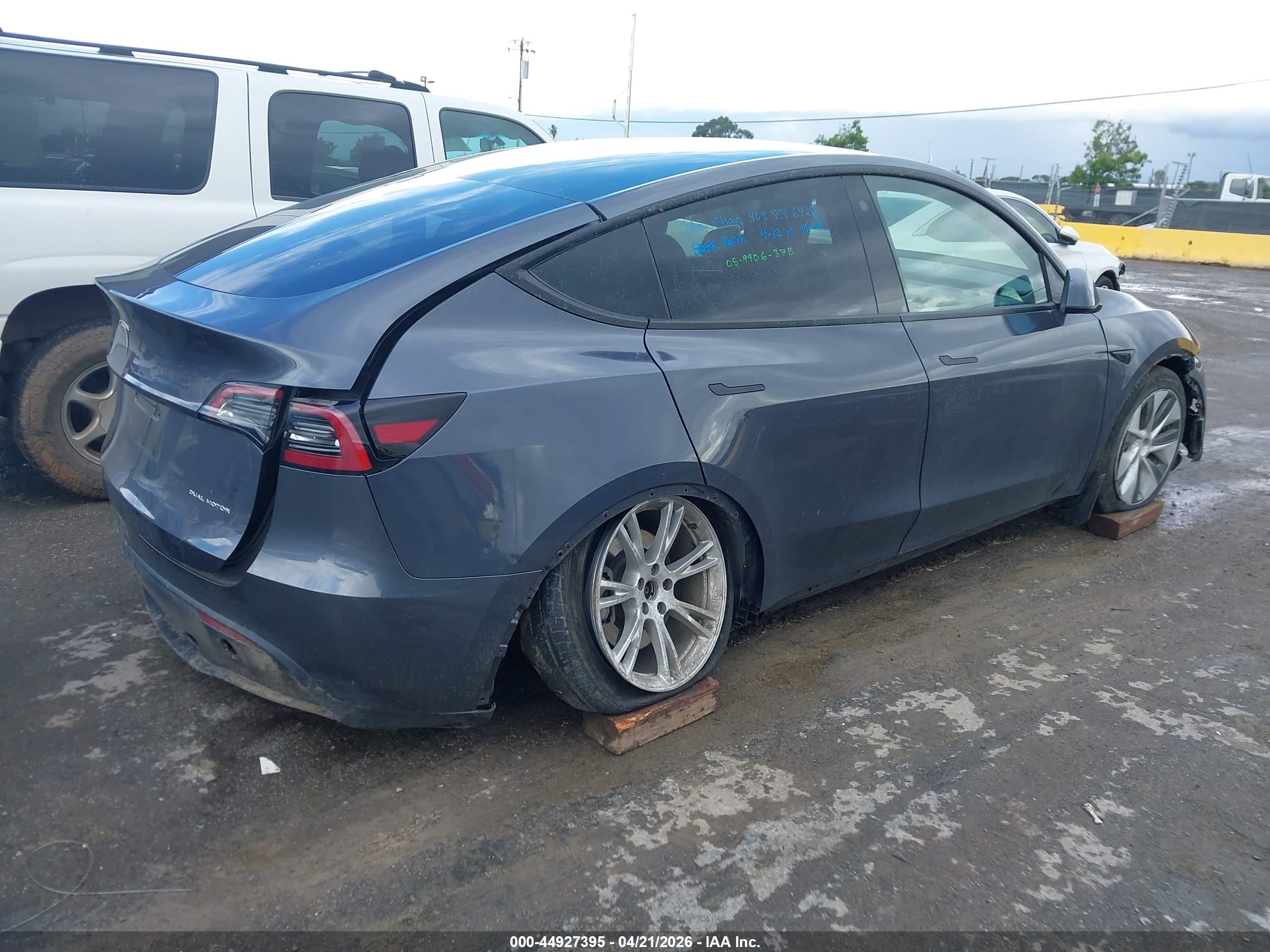 TESLA MODEL image 4