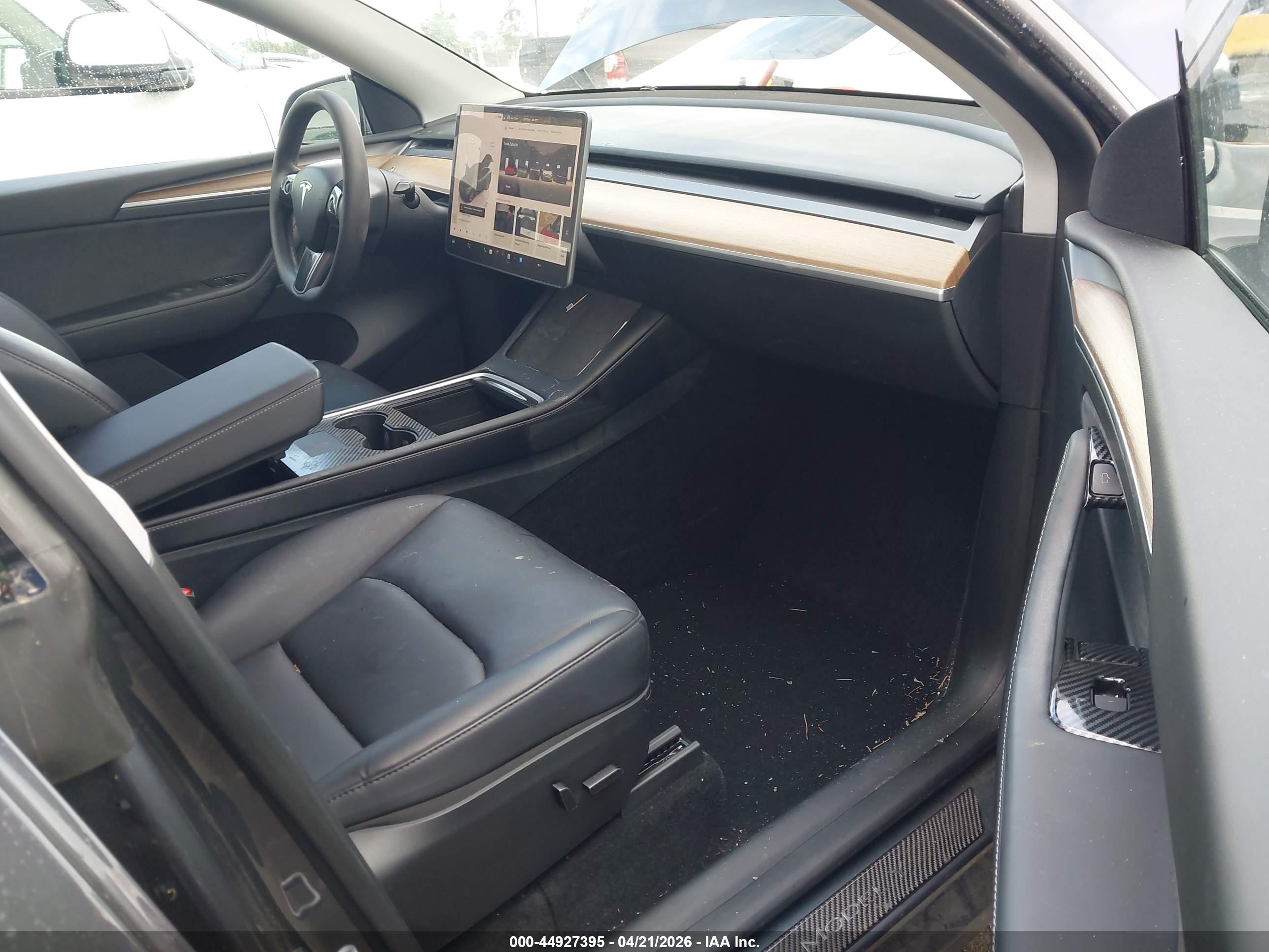 TESLA MODEL image 5