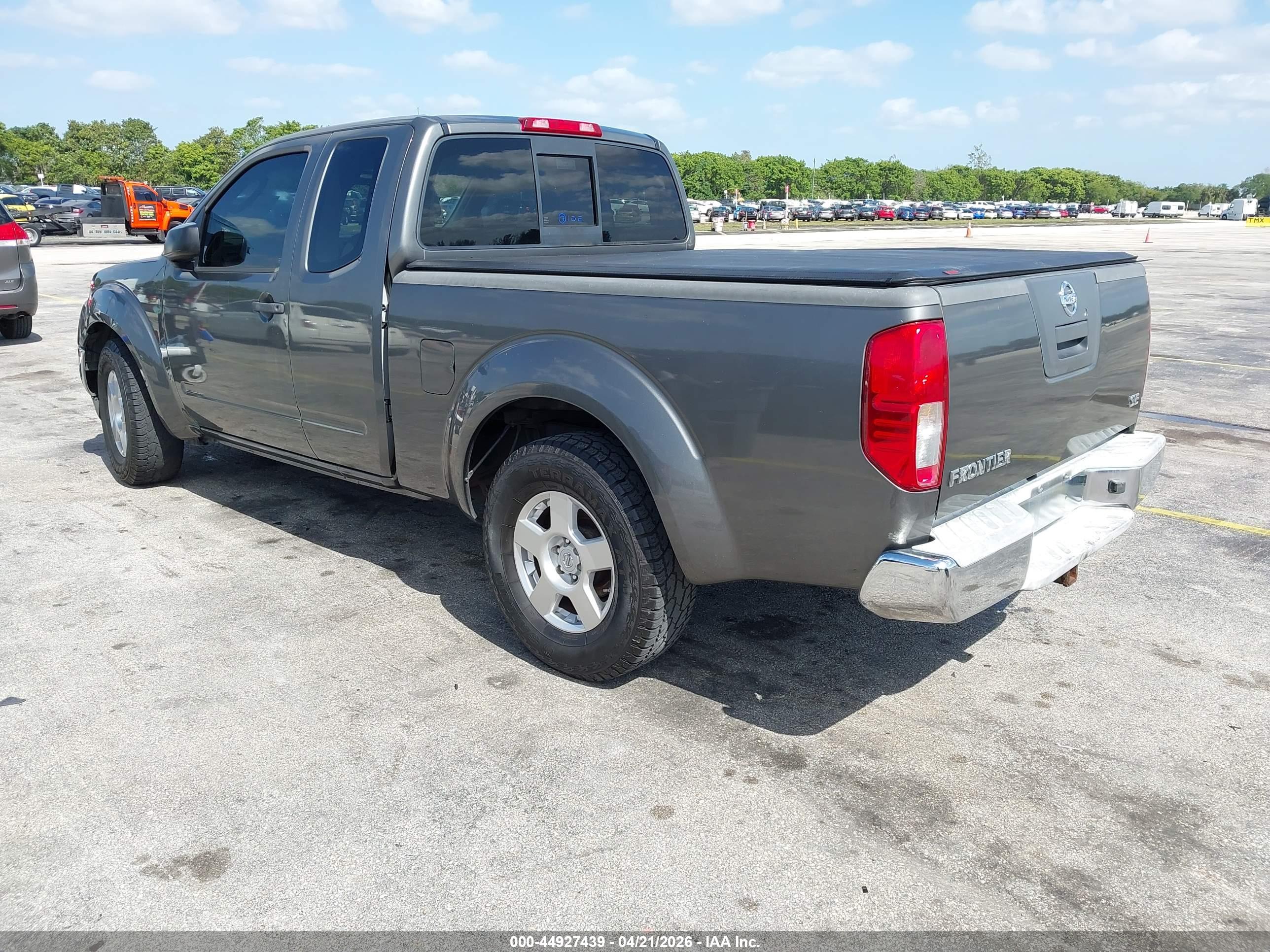 NISSAN FRONTIER image 3