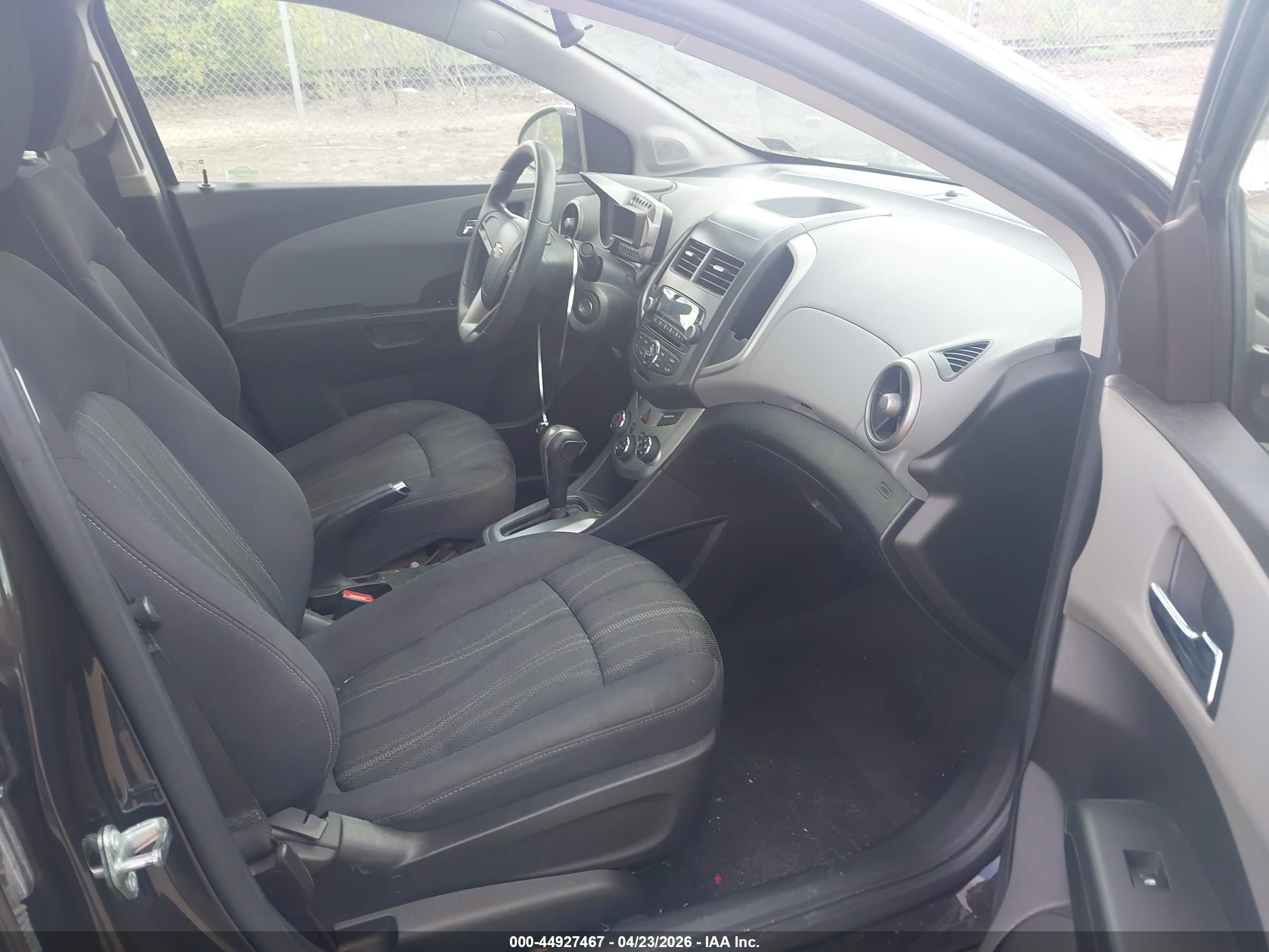 CHEVROLET SONIC image 5