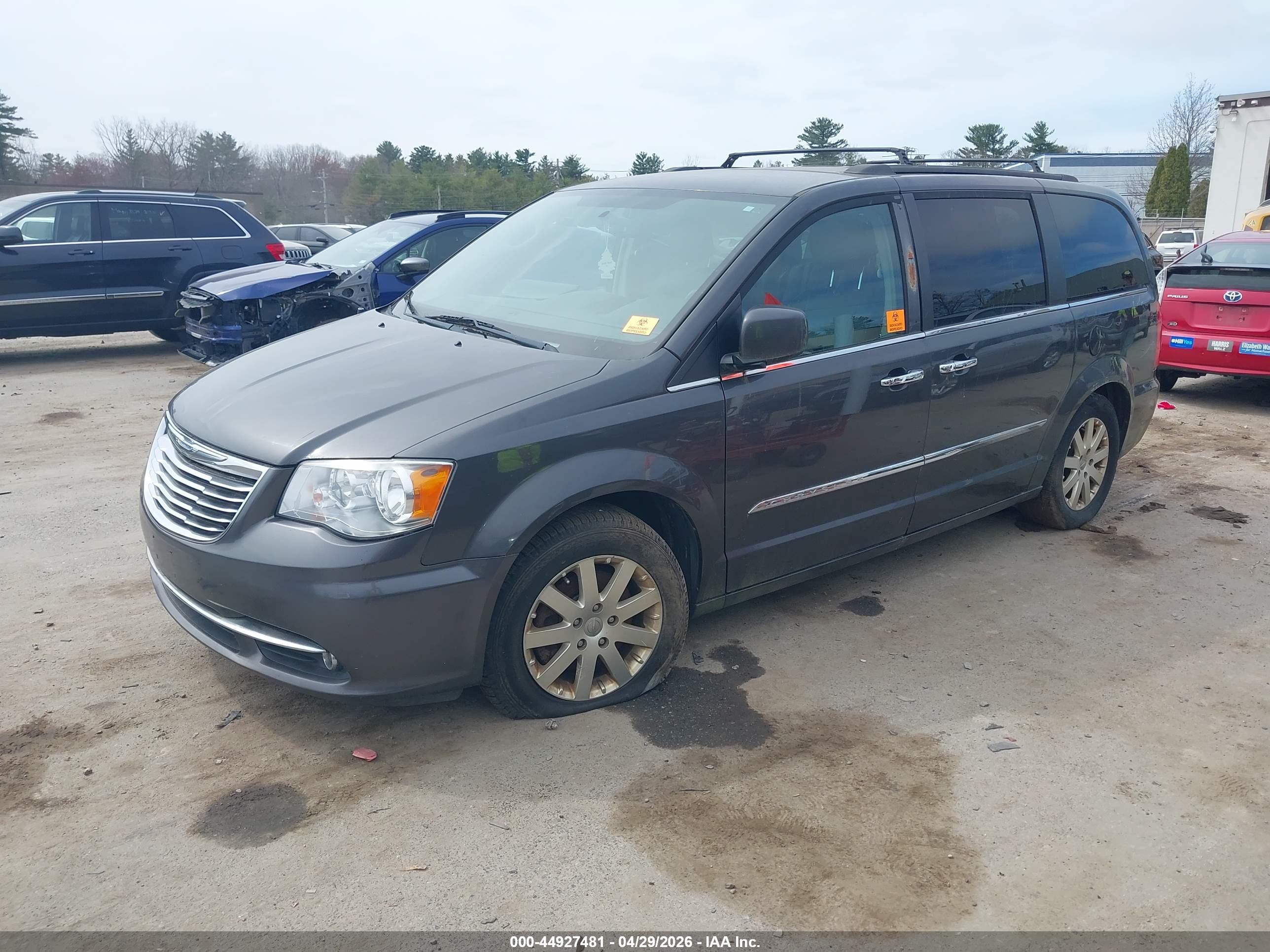 CHRYSLER TOWN image 2