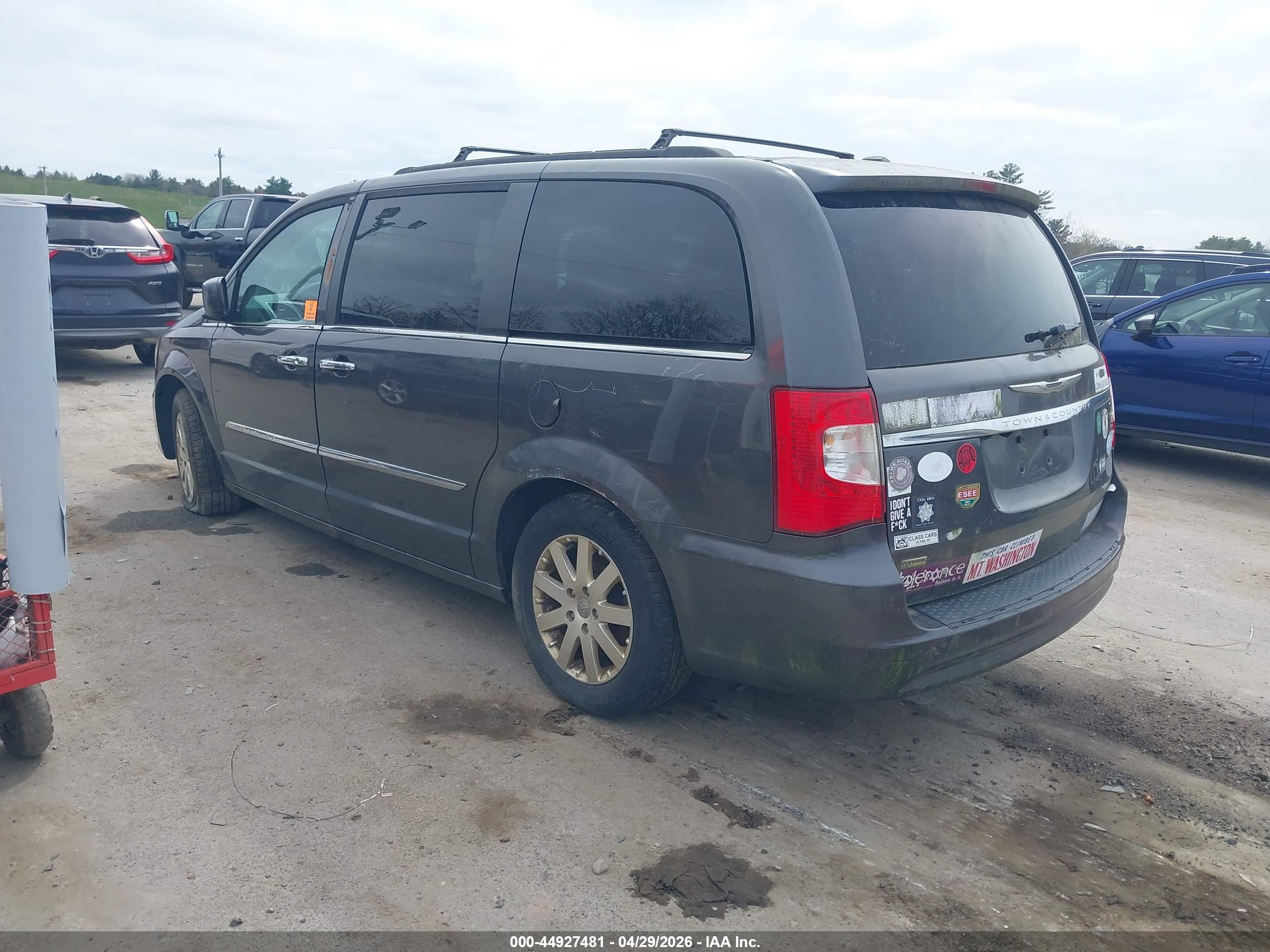 CHRYSLER TOWN image 3