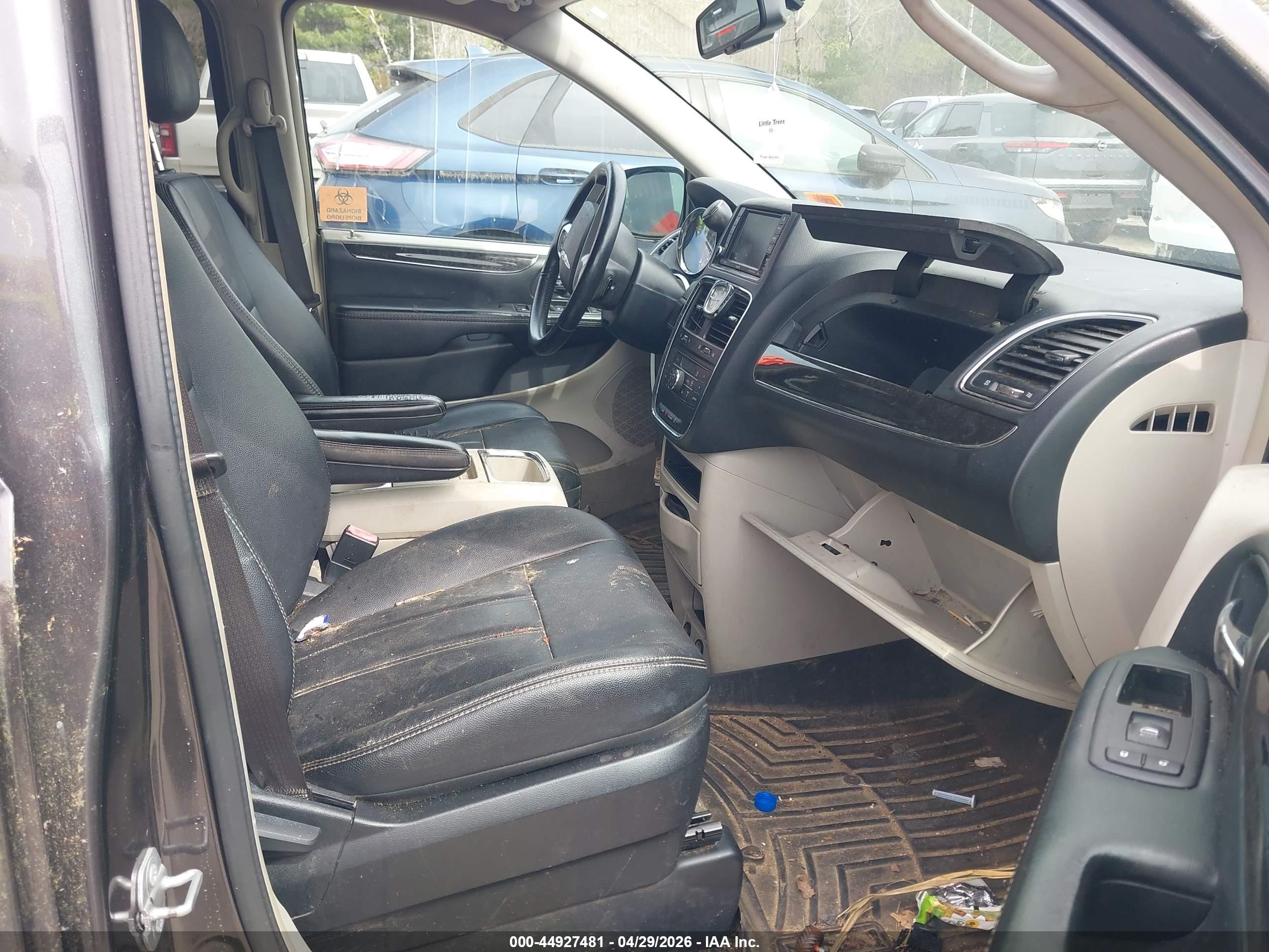 CHRYSLER TOWN image 5