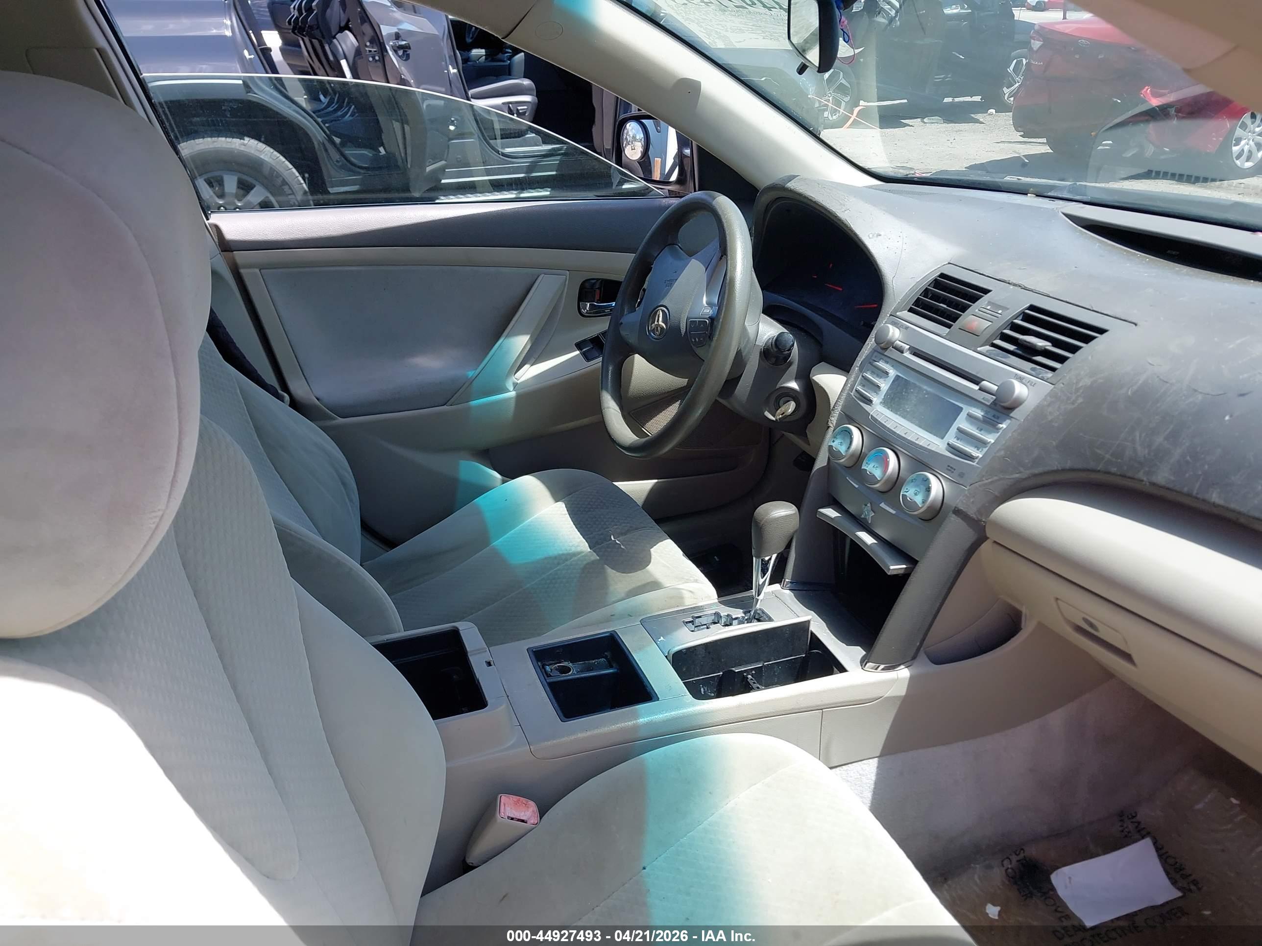 TOYOTA CAMRY image 5