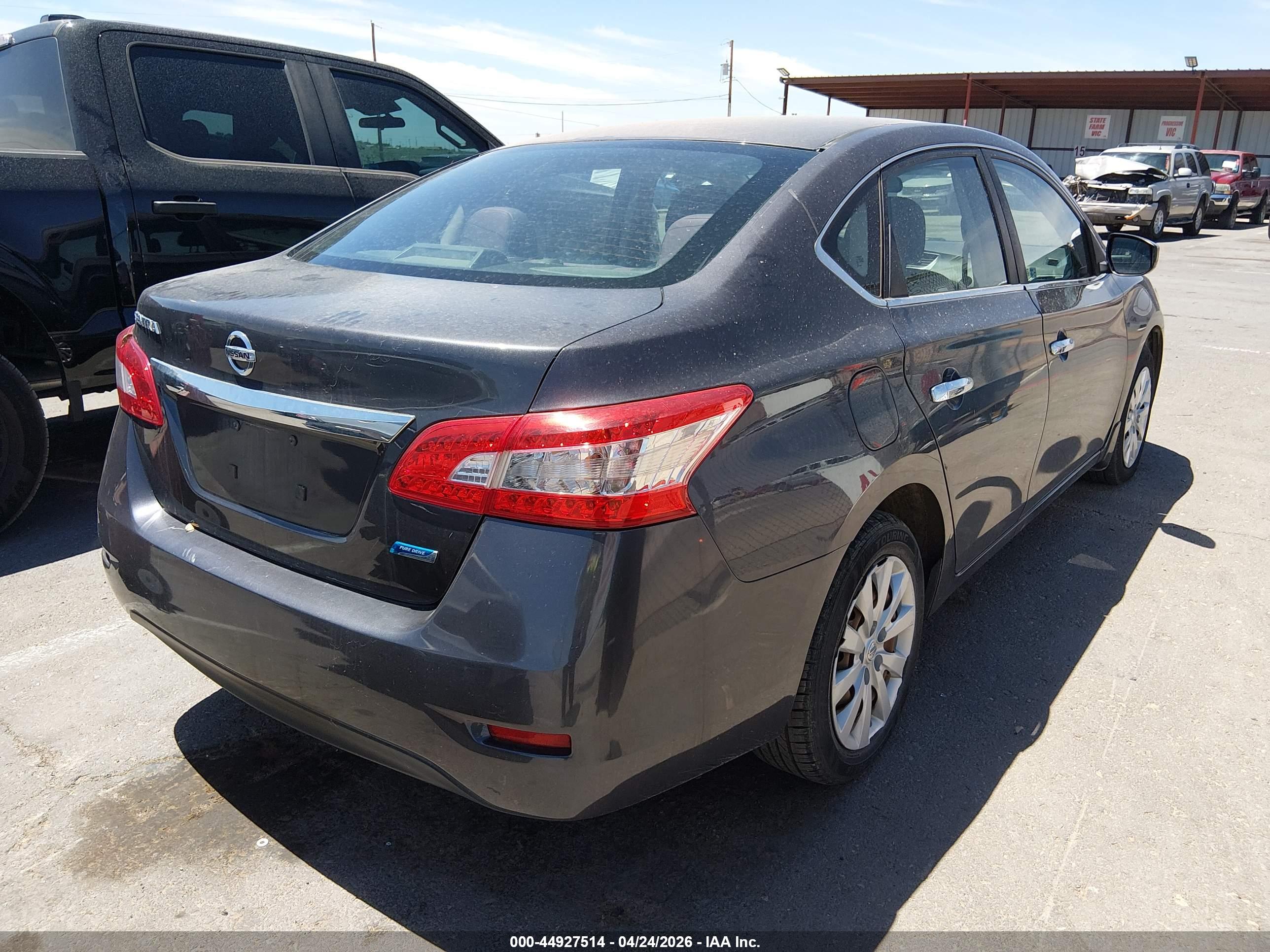 NISSAN SENTRA image 4