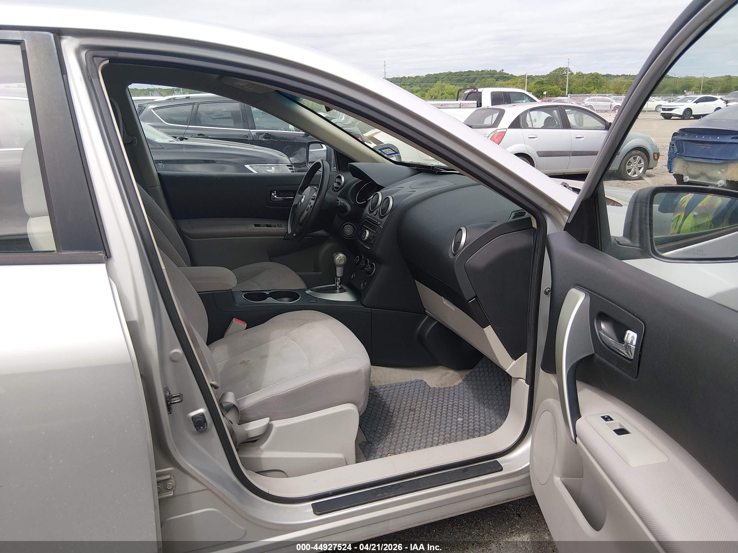 NISSAN ROGUE image 5