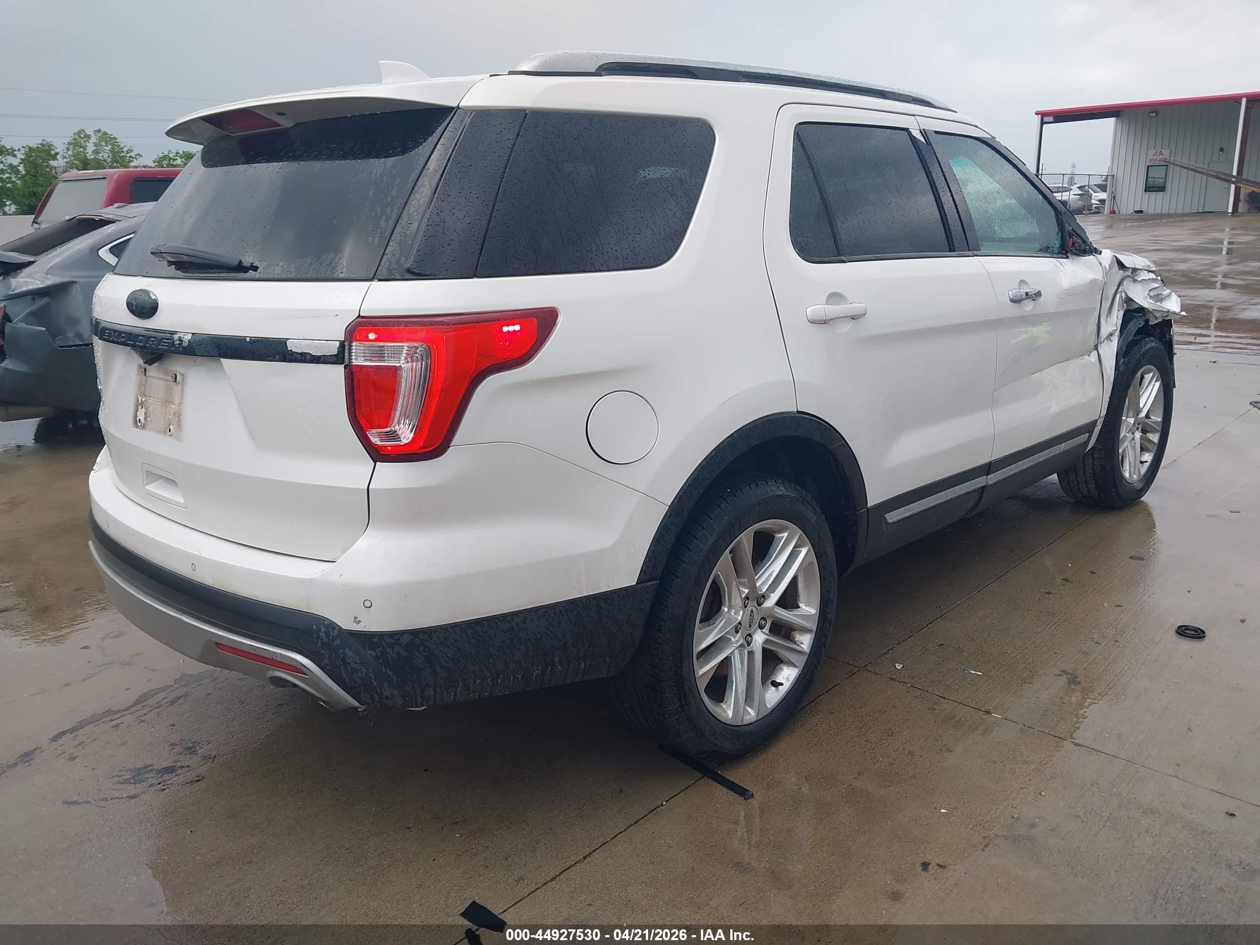 FORD EXPLORER image 4