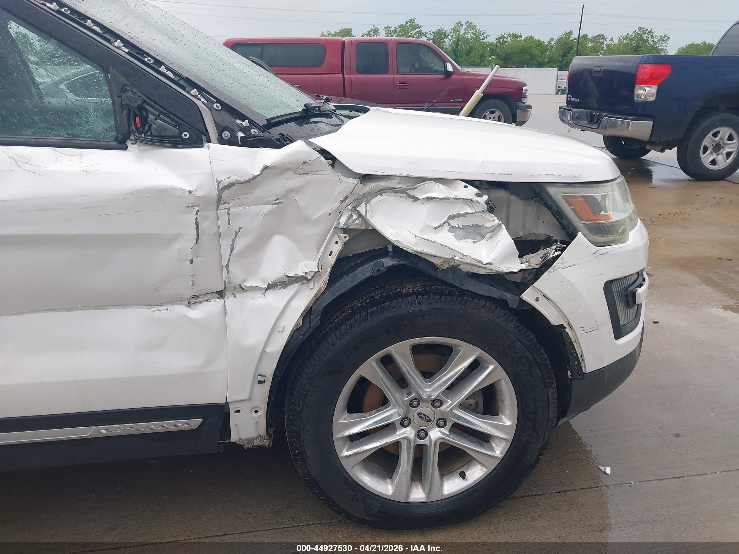 FORD EXPLORER image 6
