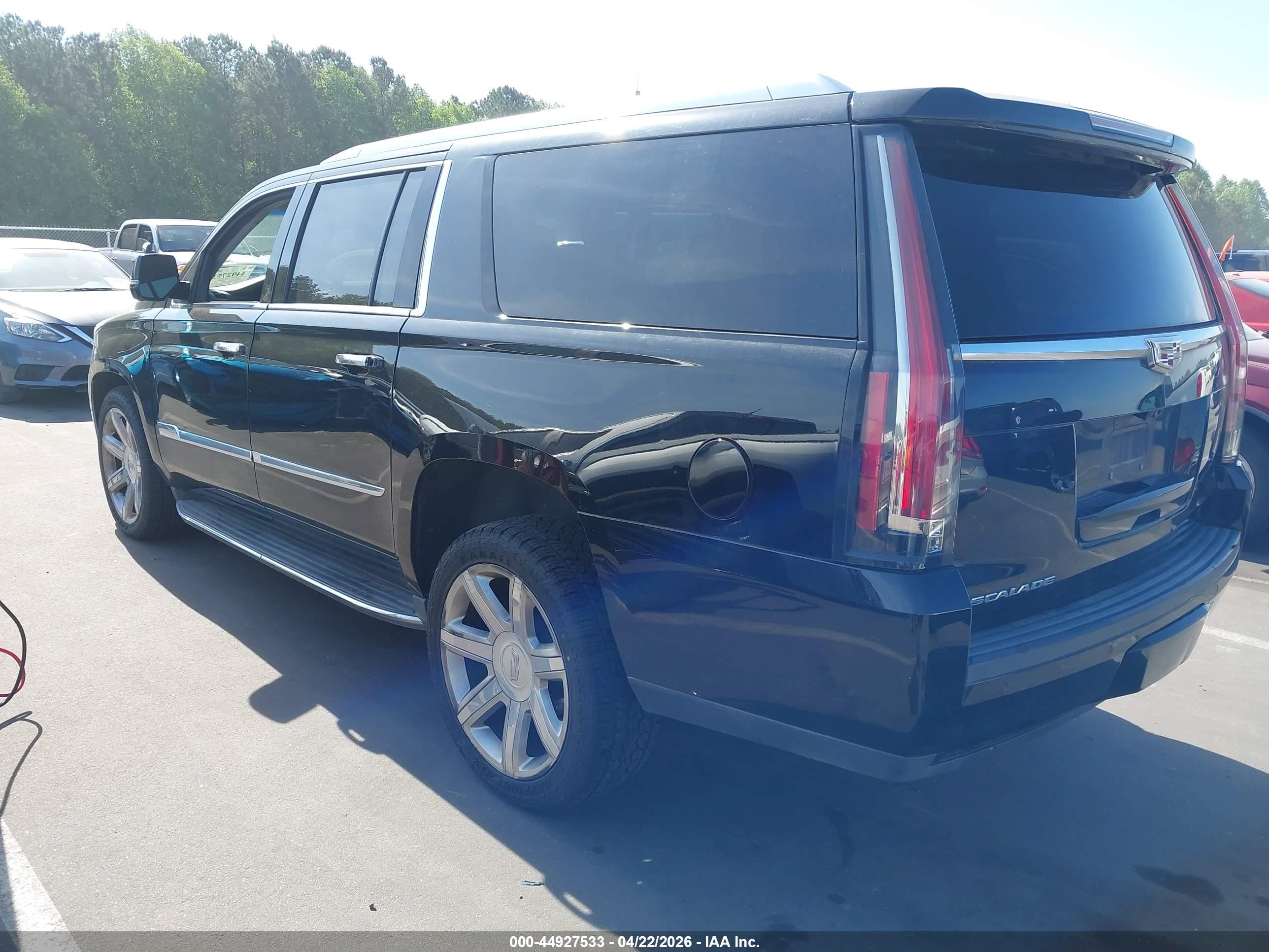 CADILLAC ESCALADE image 3