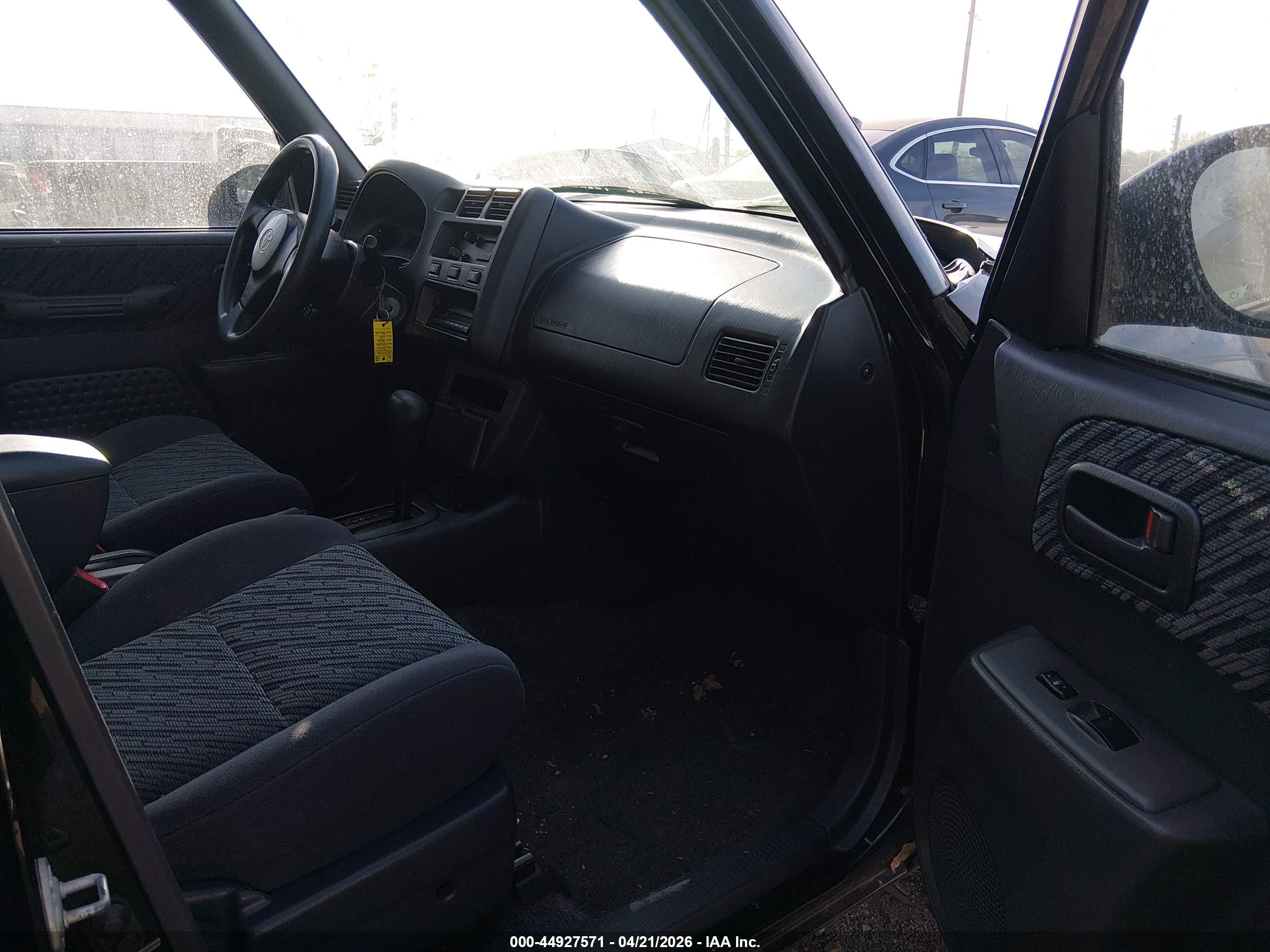 TOYOTA RAV4 image 5