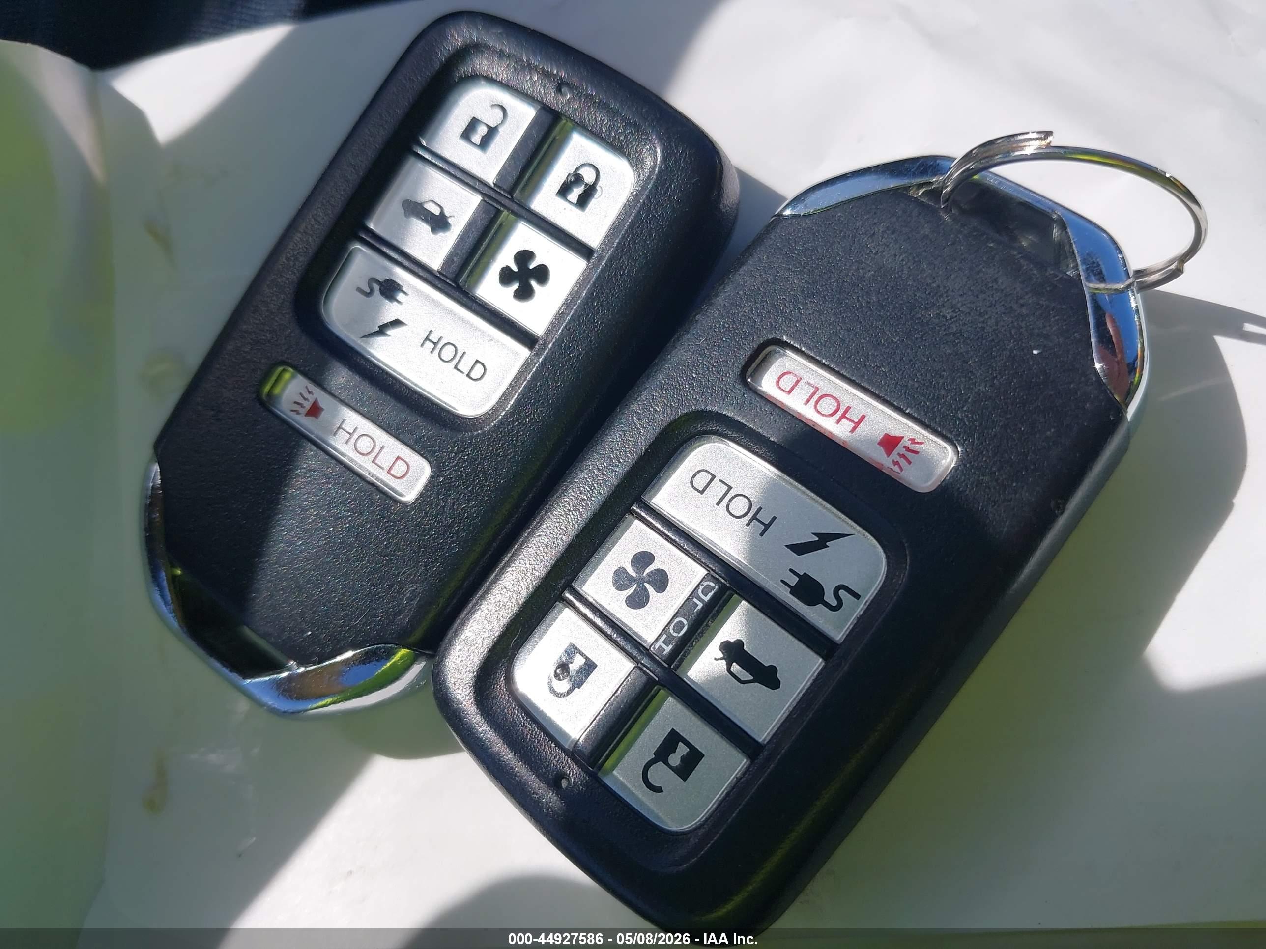 HONDA CLARITY image 11