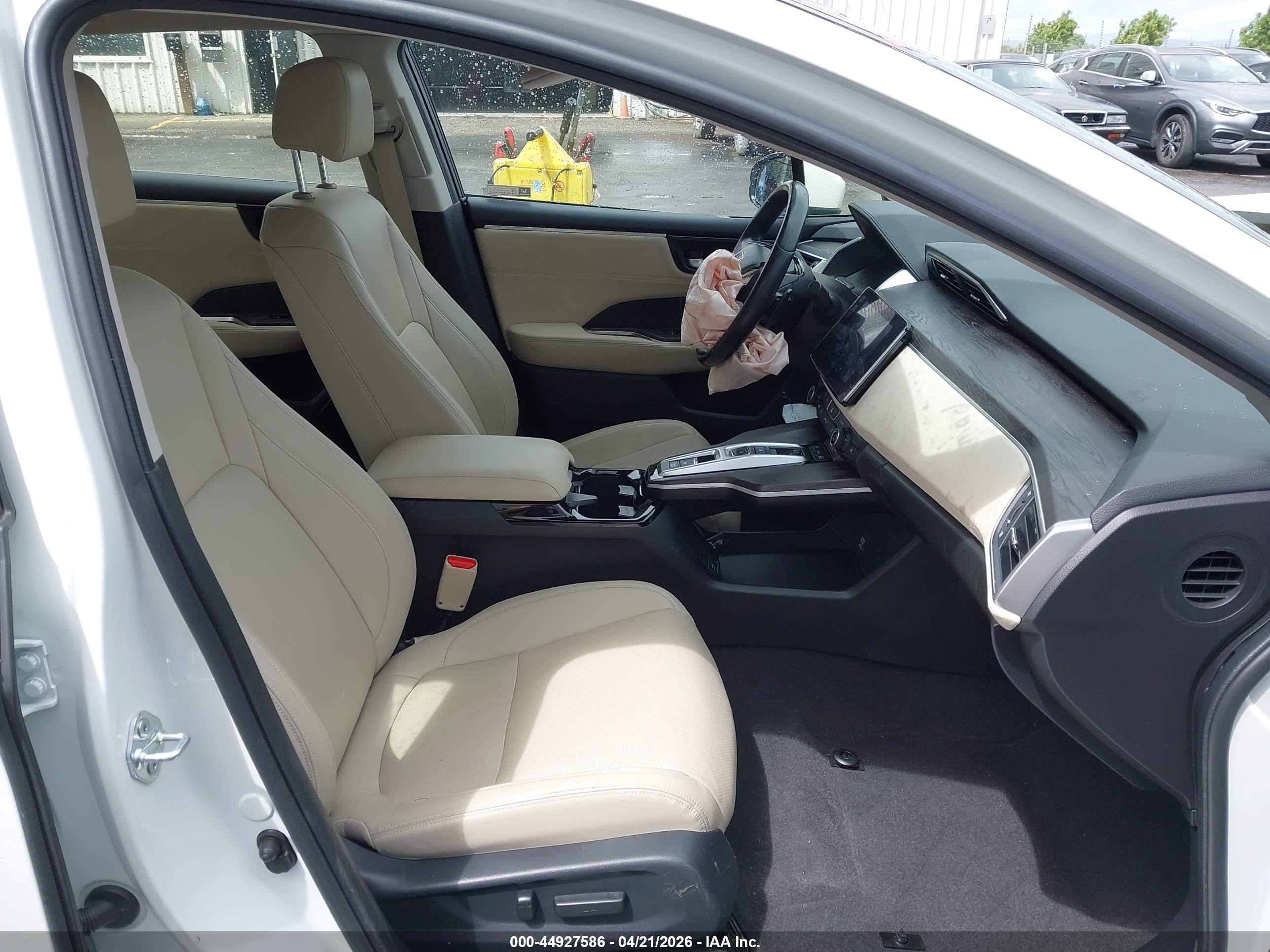HONDA CLARITY image 5
