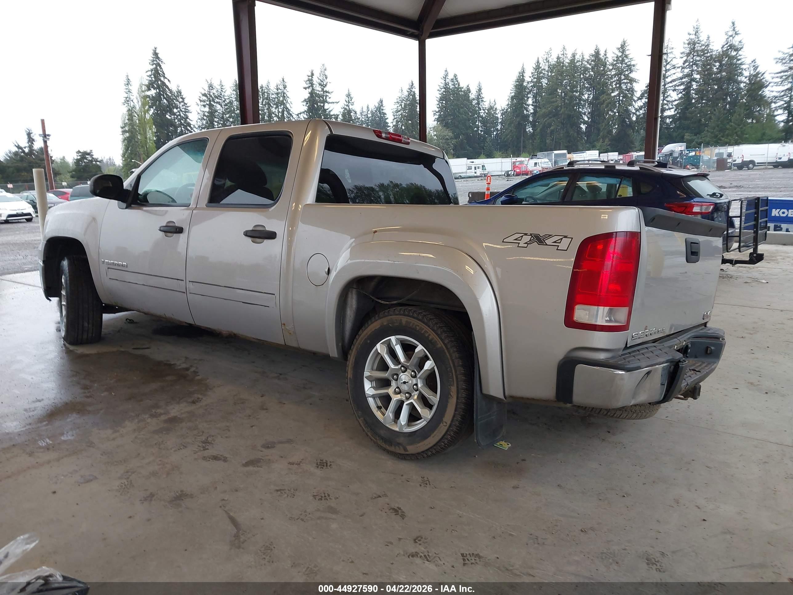 GMC SIERRA image 3