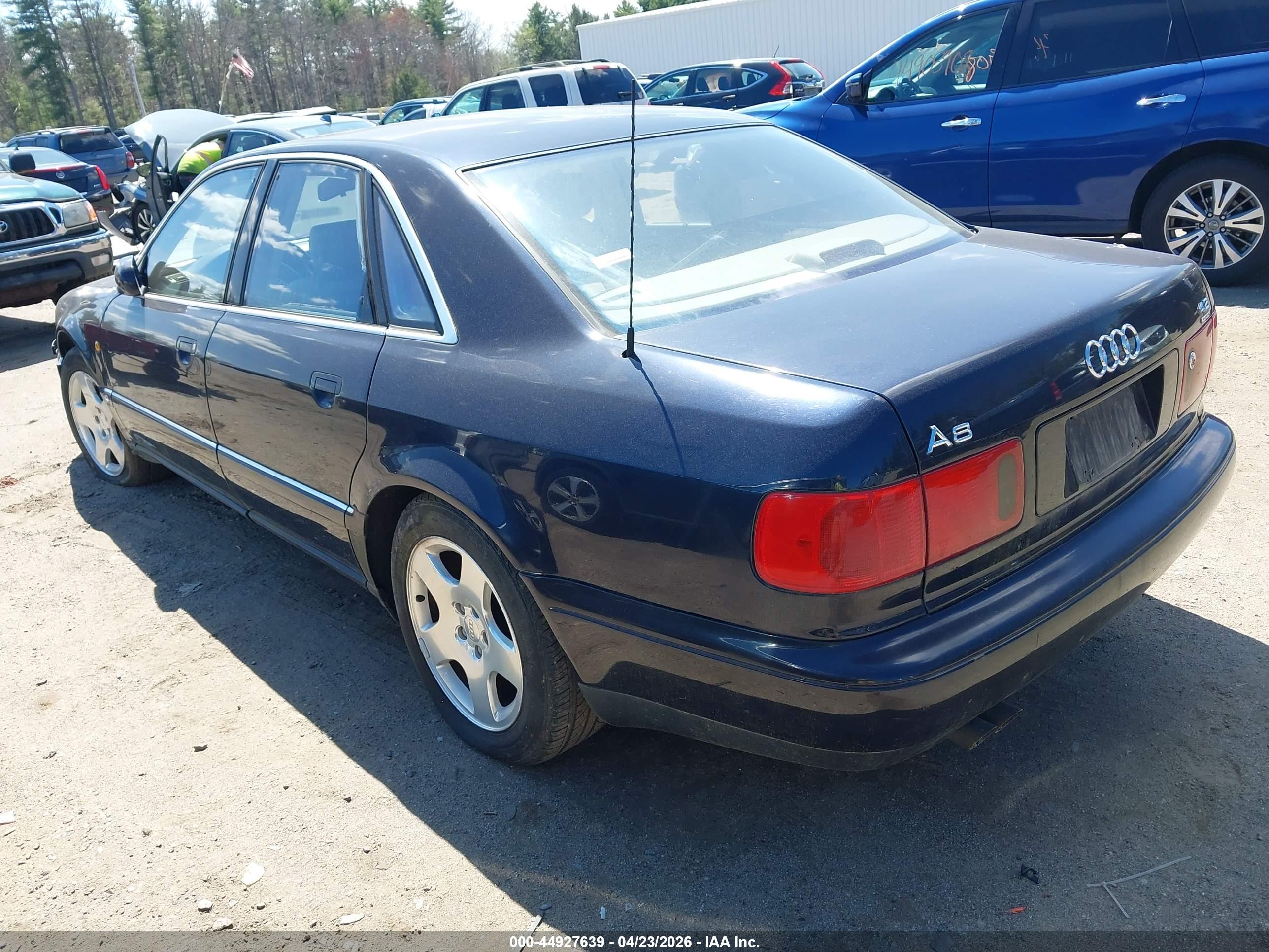 AUDI A8 image 3
