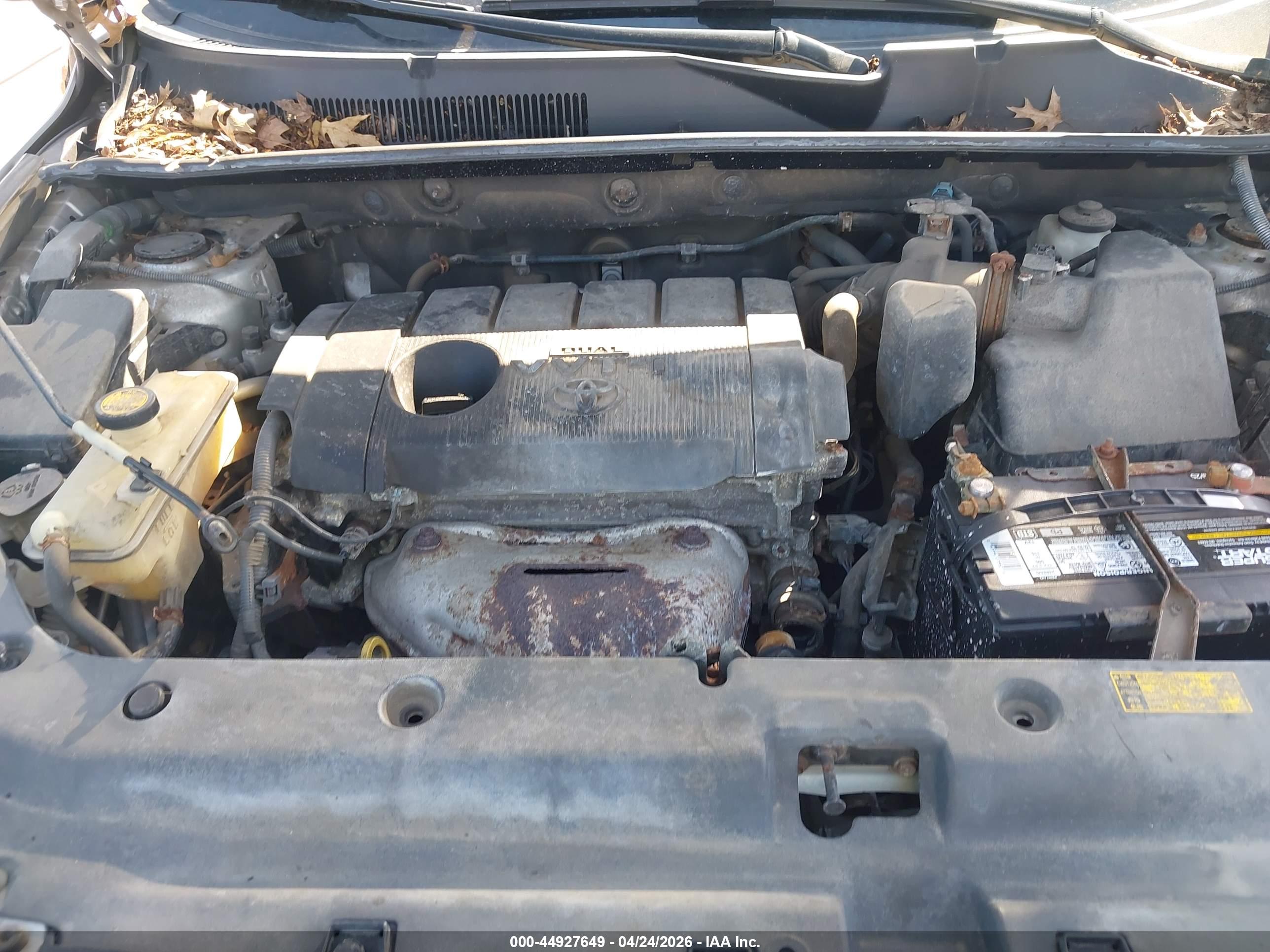 TOYOTA RAV4 image 10