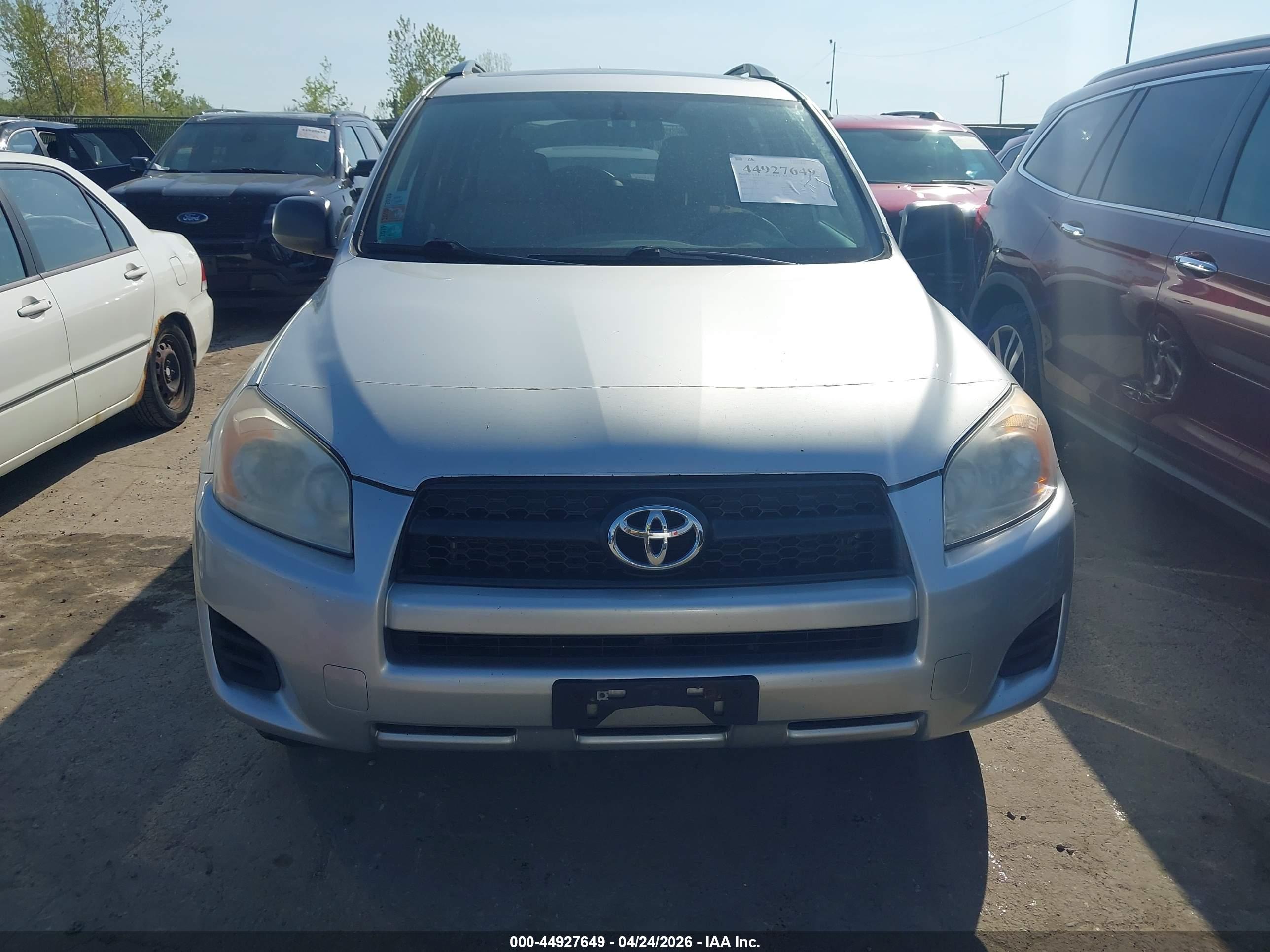 TOYOTA RAV4 image 6