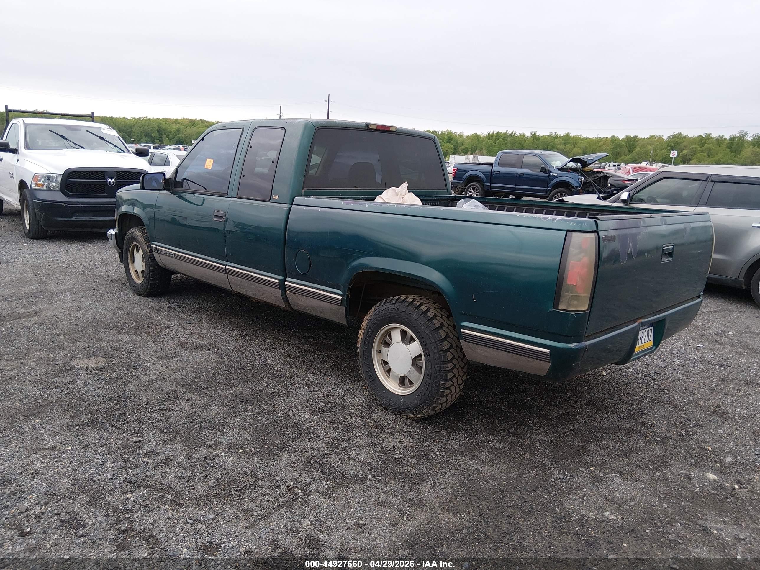 CHEVROLET C1500 image 3