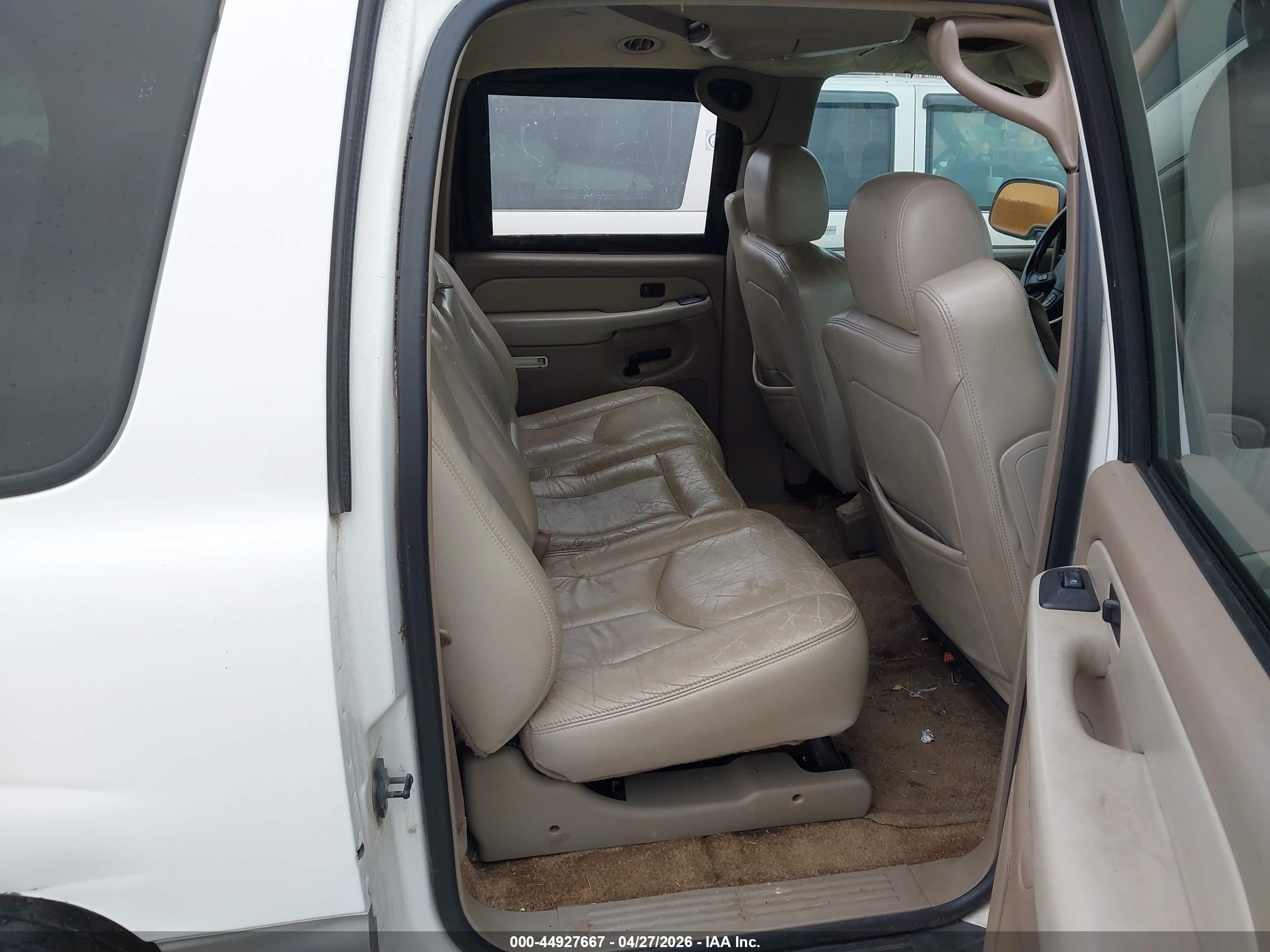 CHEVROLET SUBURBAN image 8