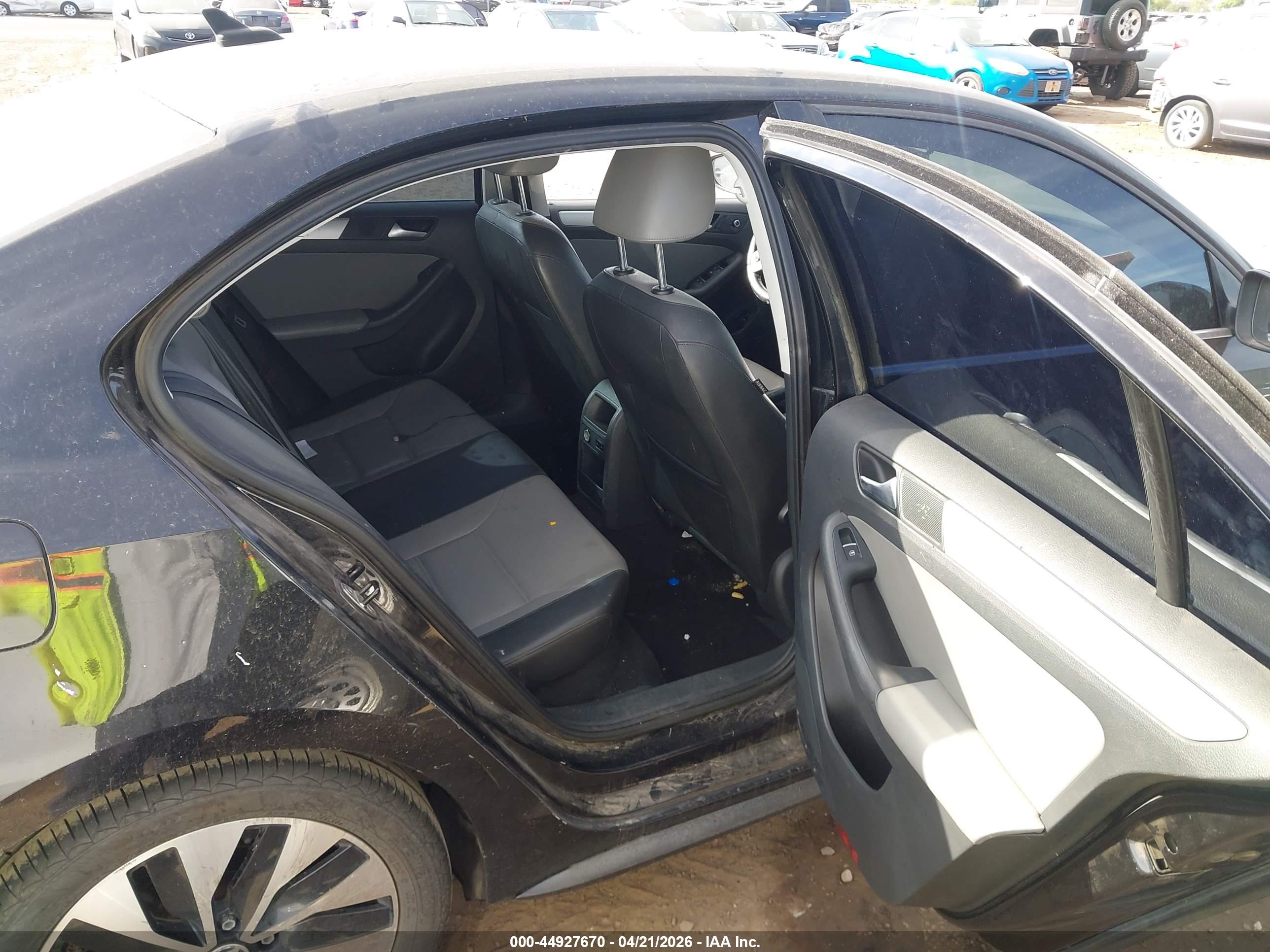 VOLKSWAGEN JETTA image 8