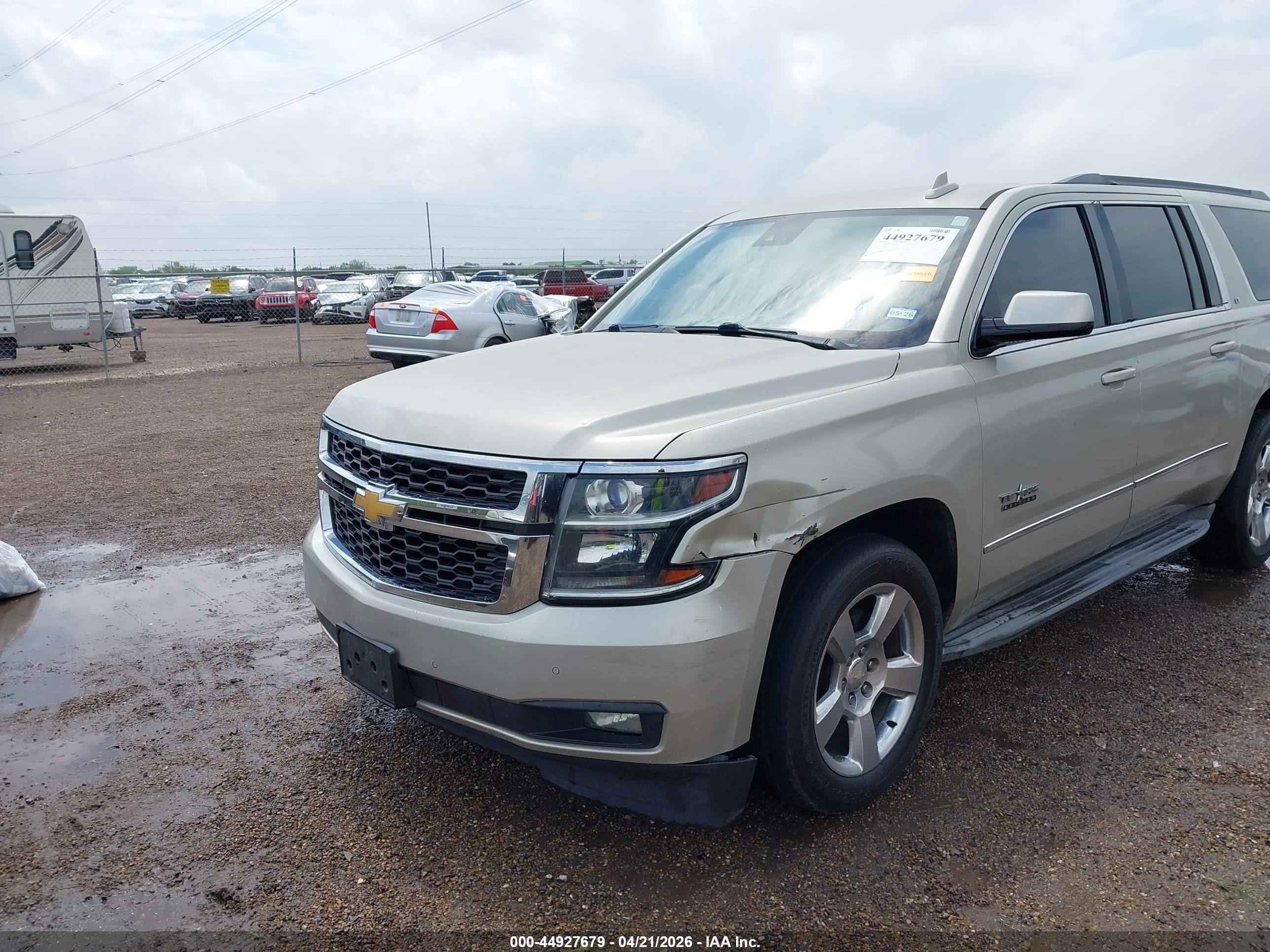 CHEVROLET SUBURBAN image 6
